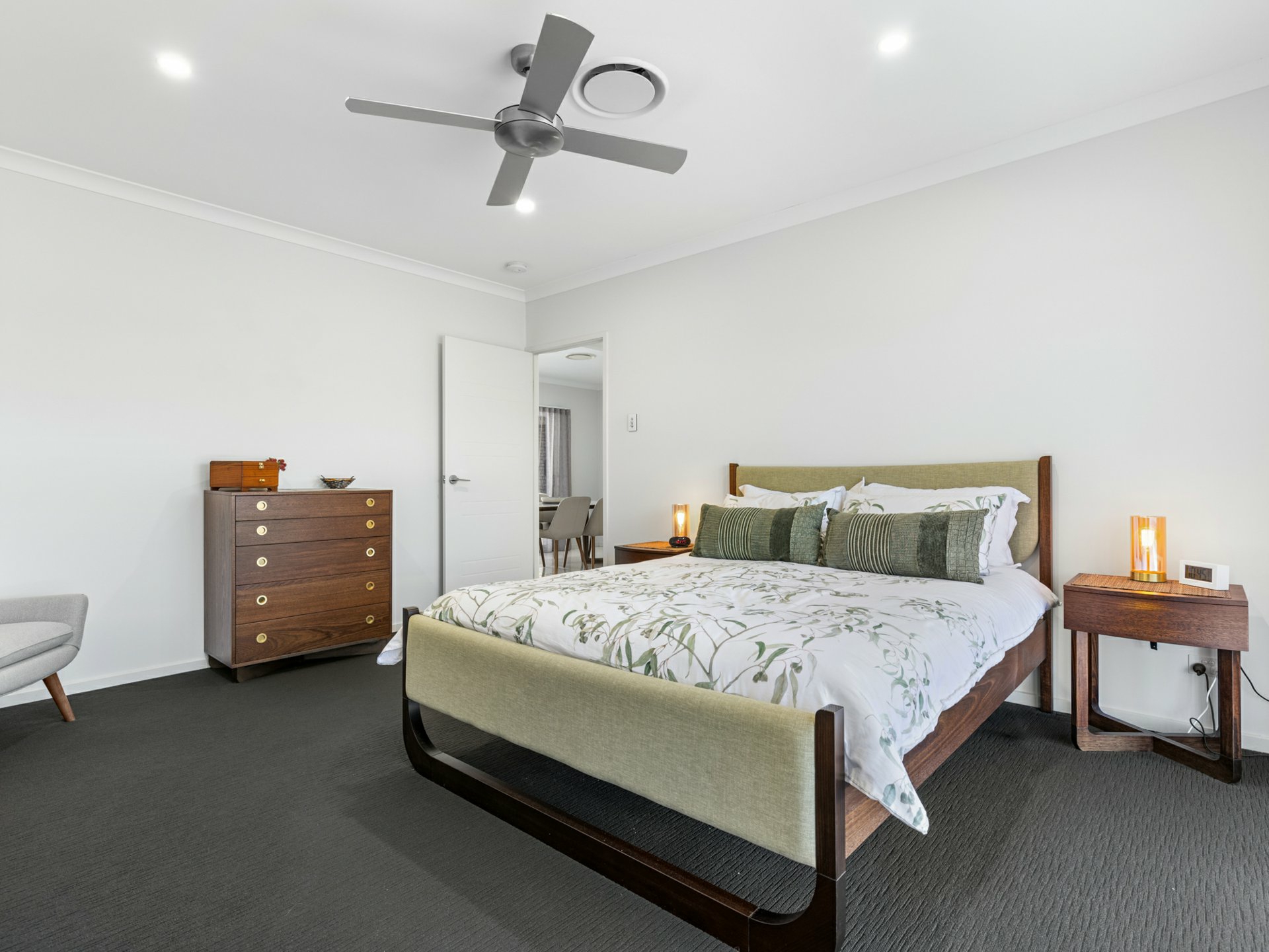 27 Amarina Avenue, SLADEVALE