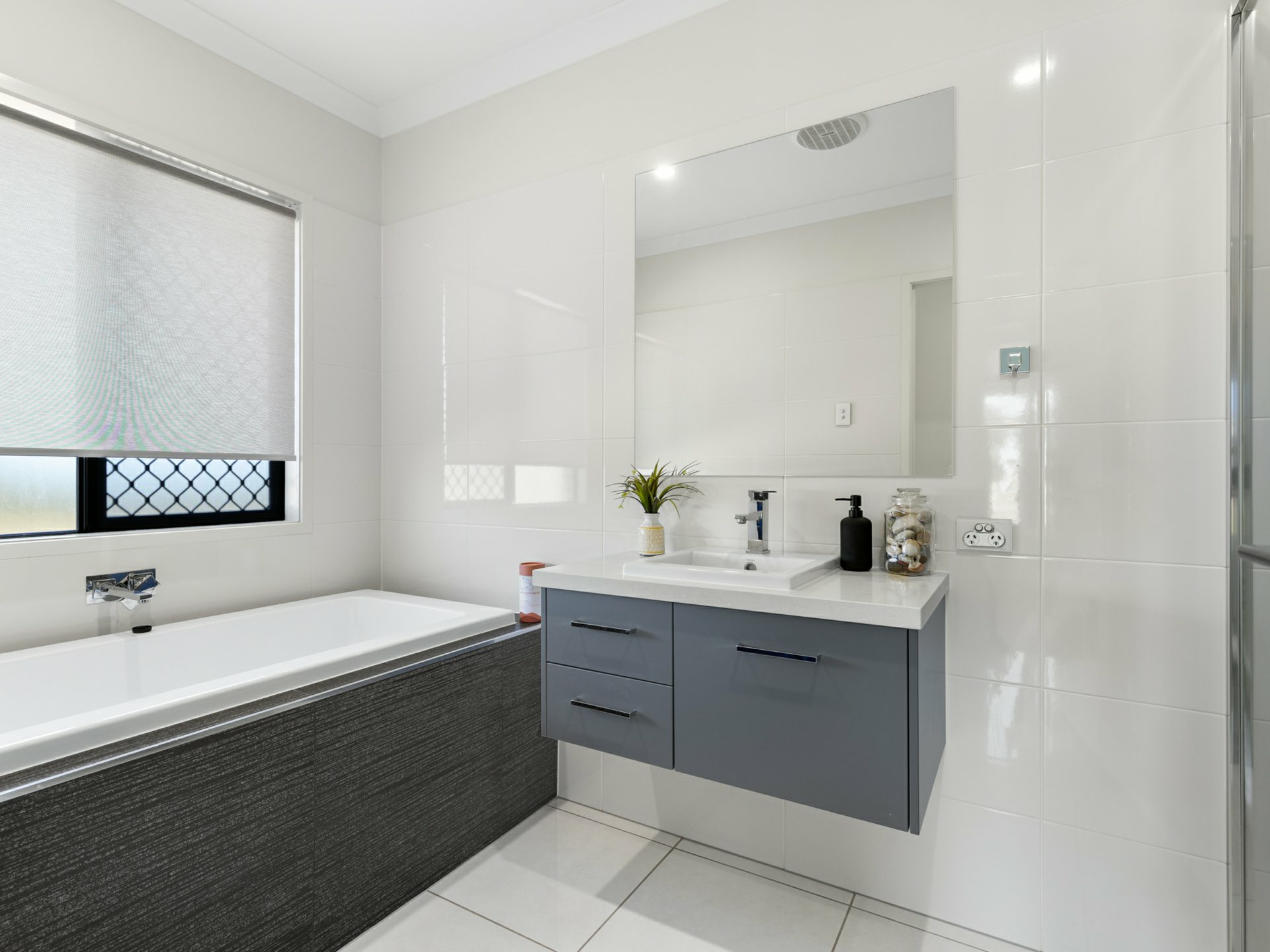 27 Amarina Avenue, SLADEVALE