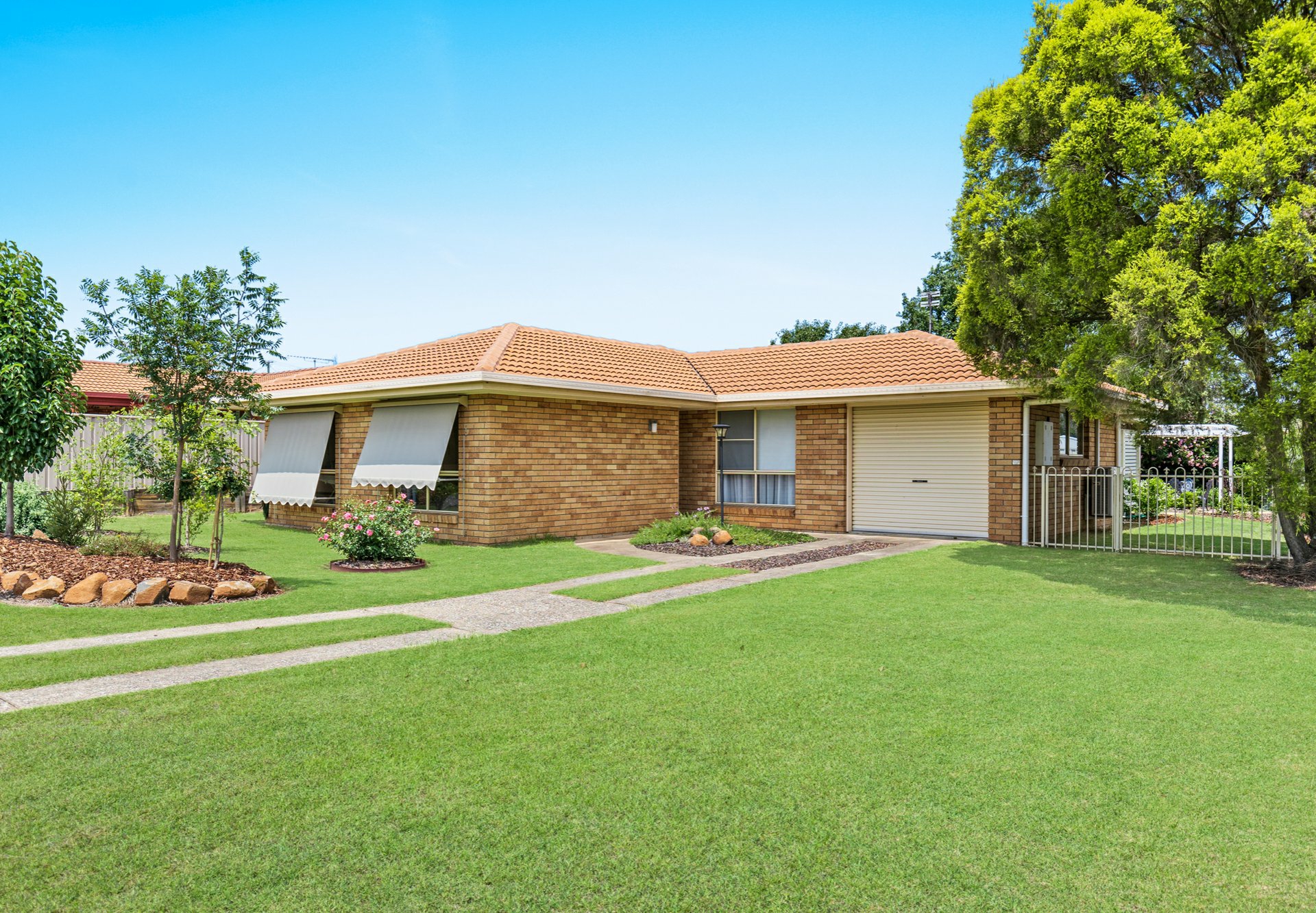 20 Fairway Drive, WARWICK