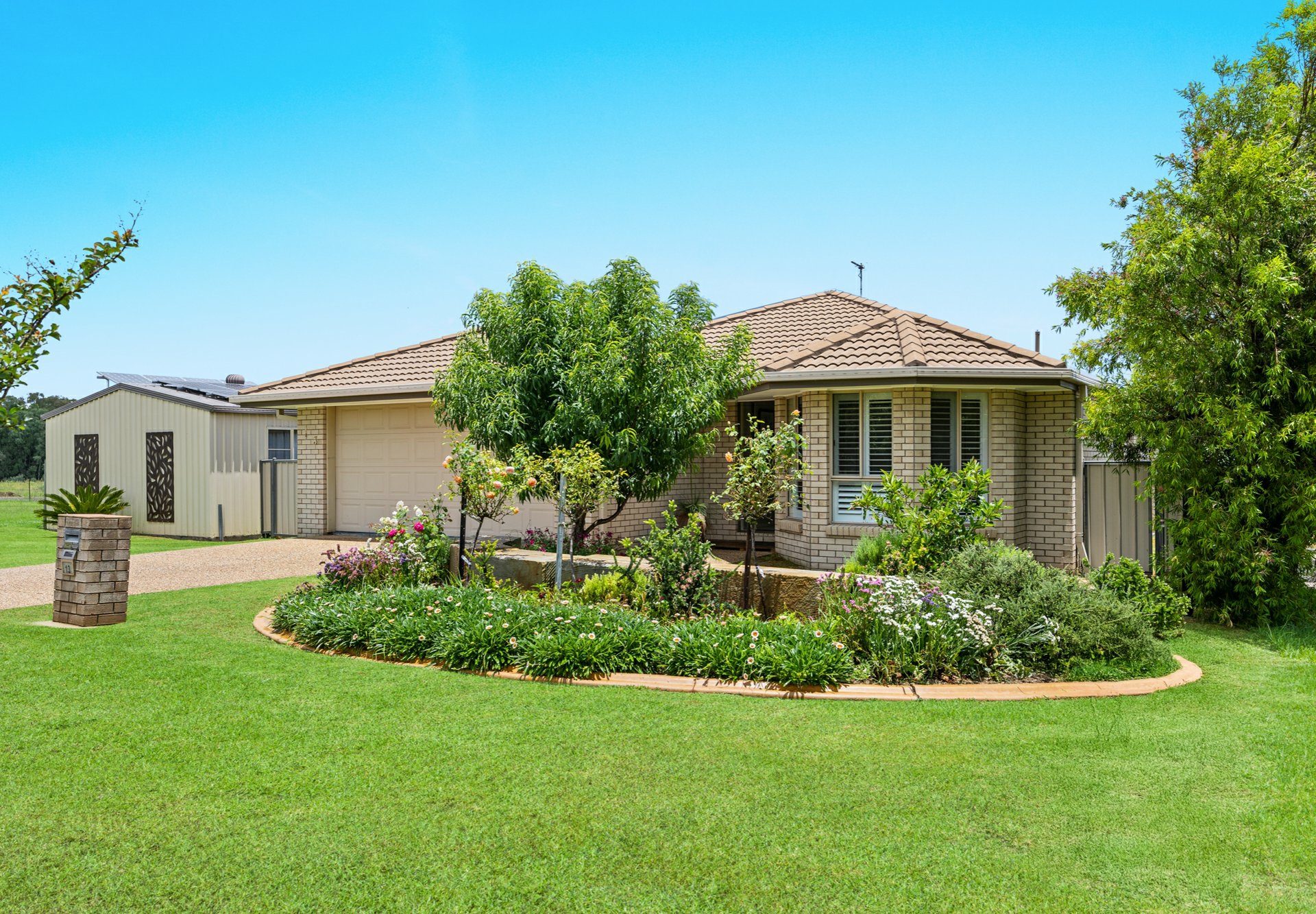 13 Hans Borgar Court, WARWICK