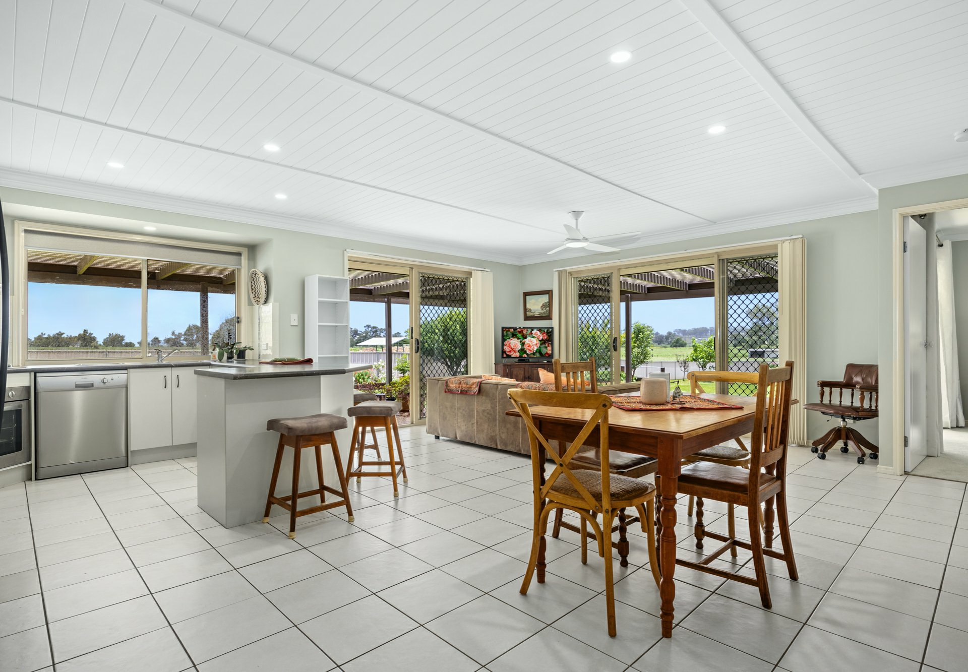 13 Hans Borgar Court, WARWICK