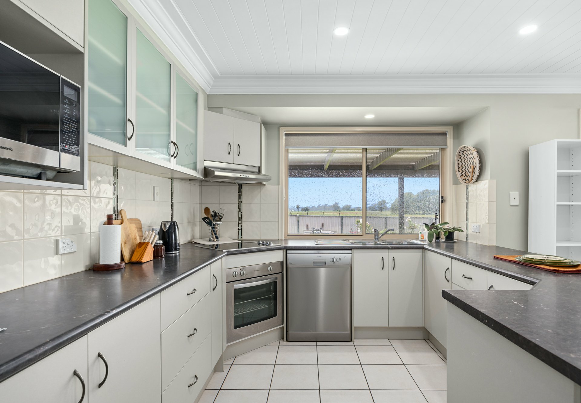 13 Hans Borgar Court, WARWICK