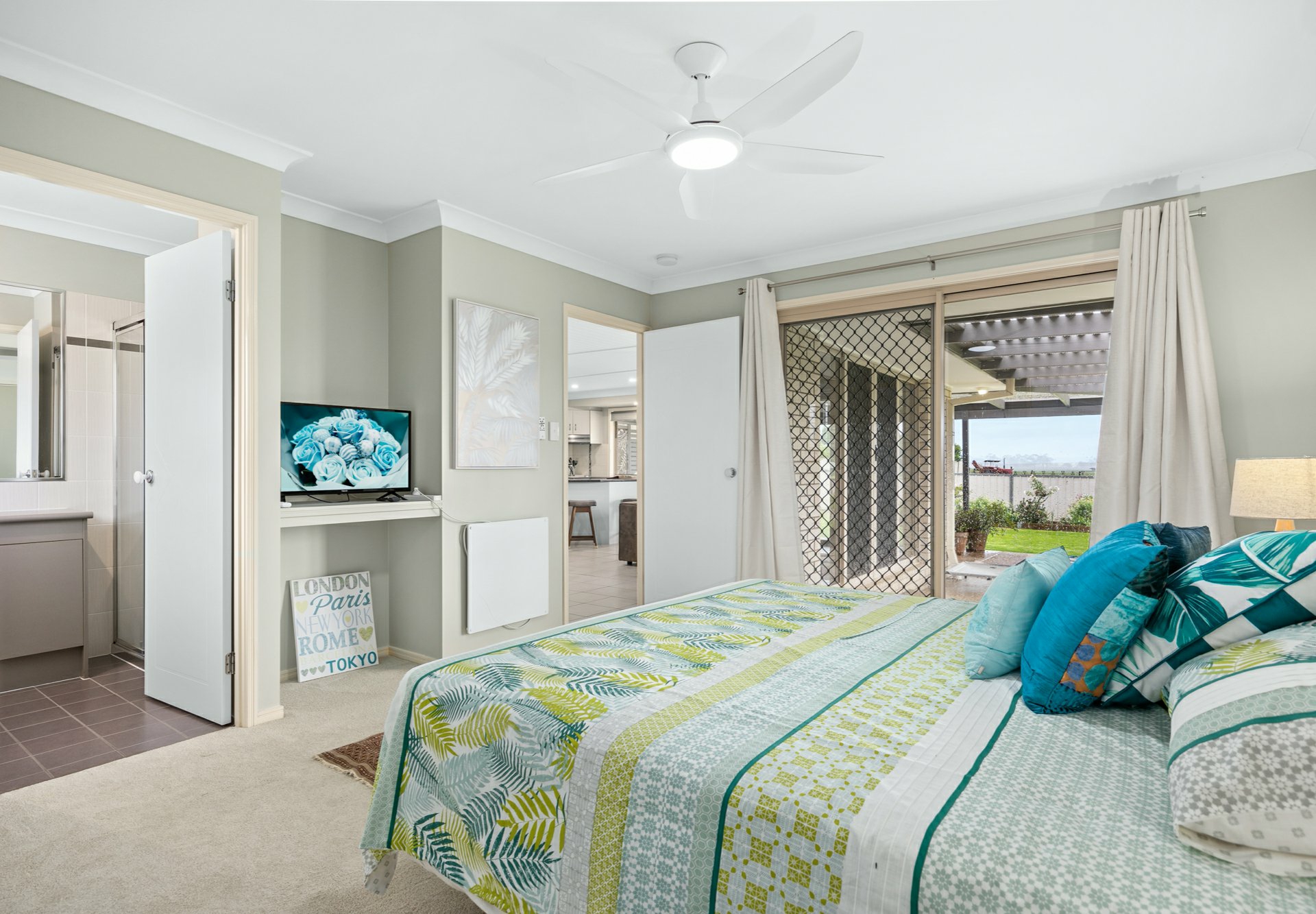 13 Hans Borgar Court, WARWICK