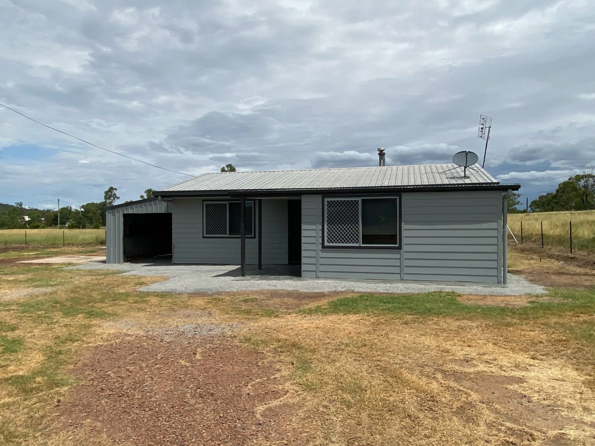 12 Lewis Street, LEYBURN