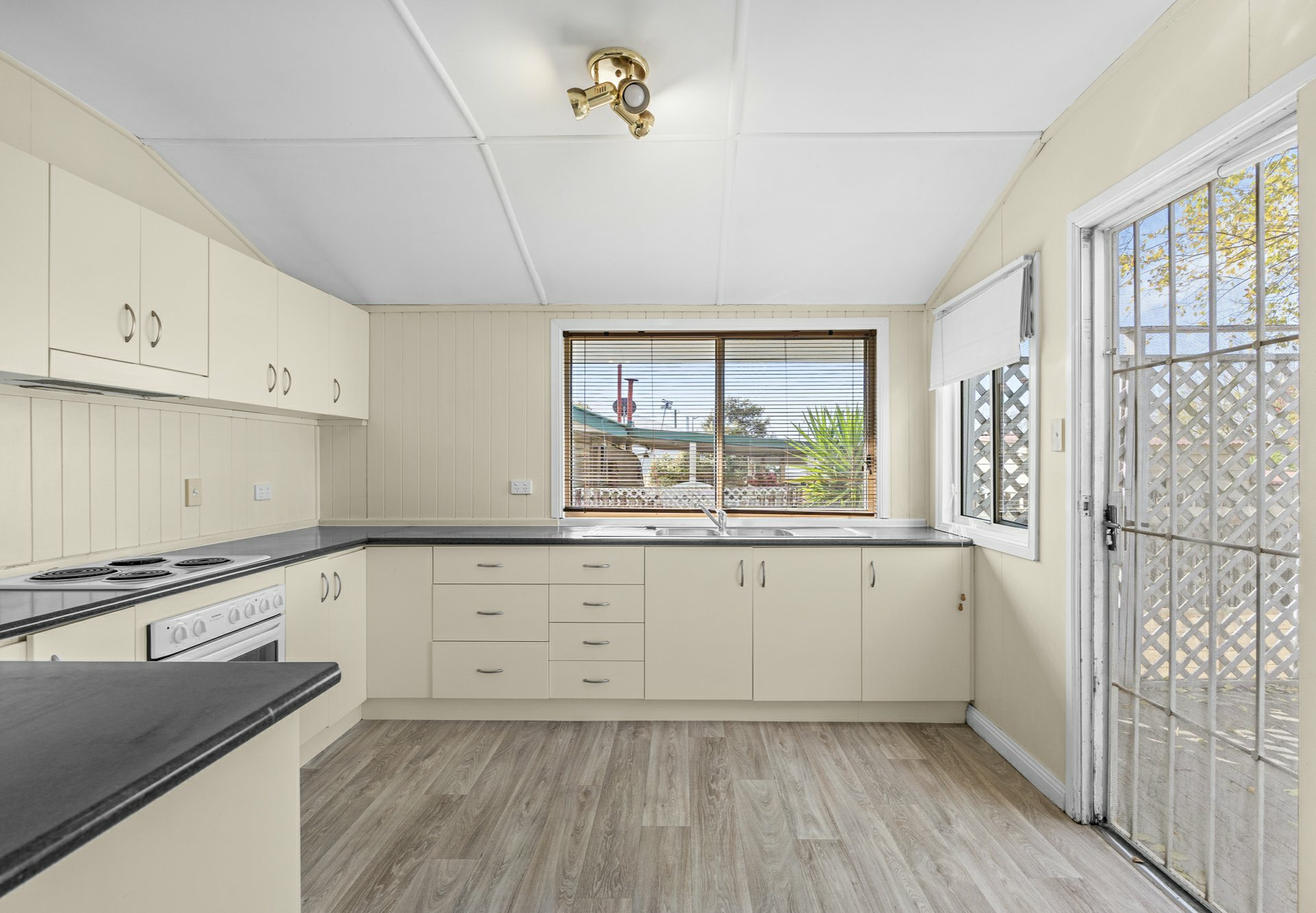 30 Stewart Avenue, WARWICK