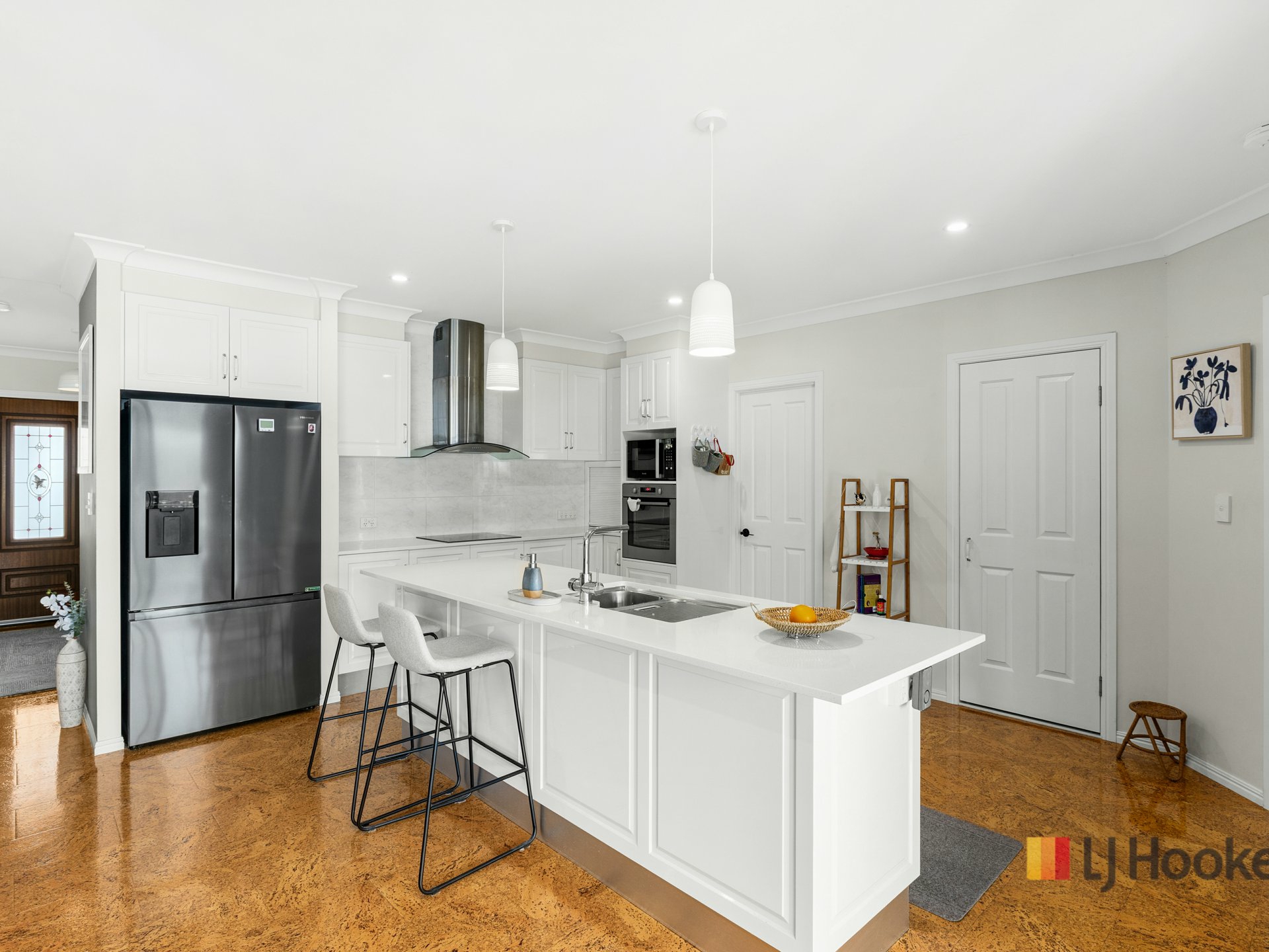 23-25 Verney Drive — photo 3 of 26