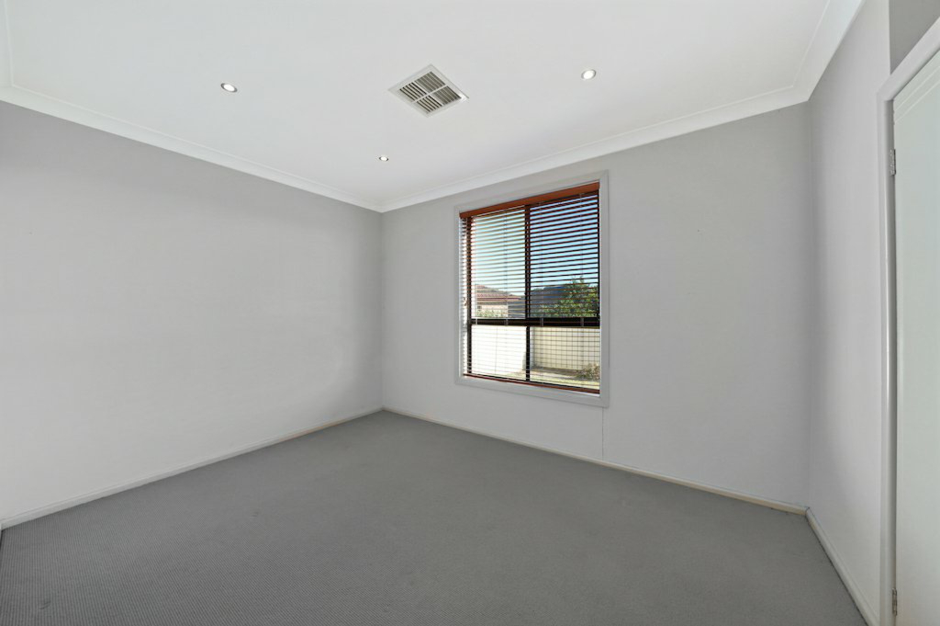 12 Englorie Park Drive, GLEN ALPINE
