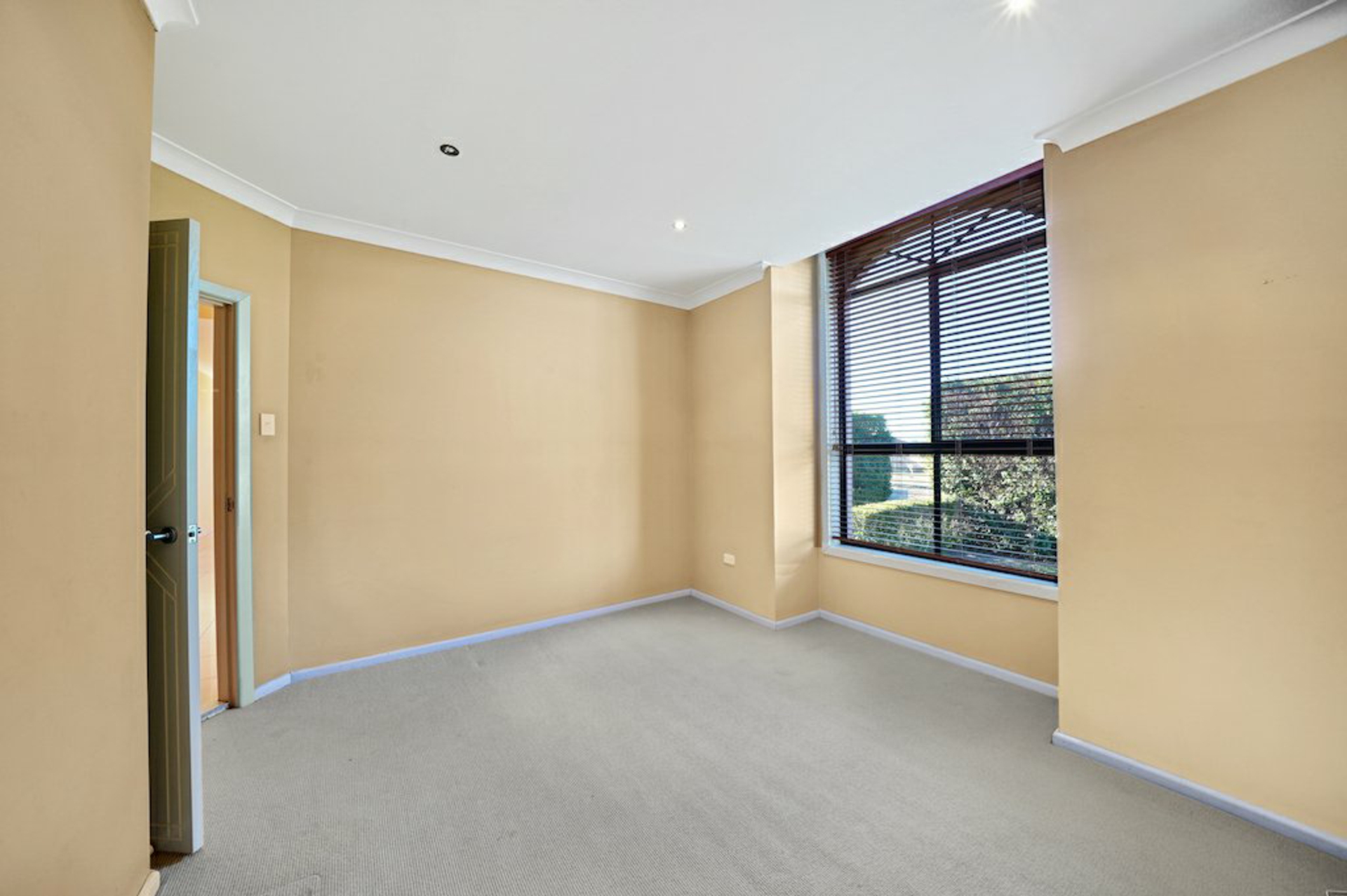 12 Englorie Park Drive, GLEN ALPINE