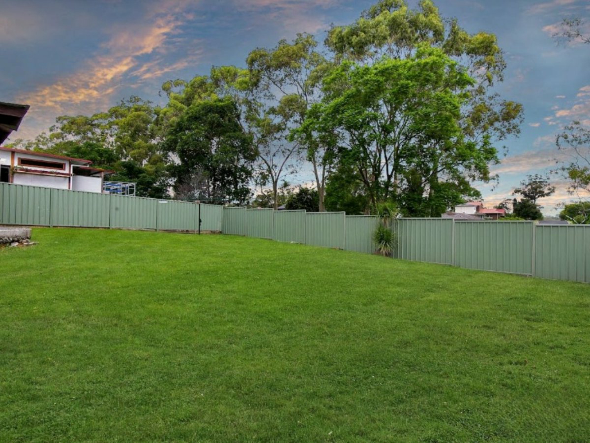 37 Manooka Crescent, BRADBURY