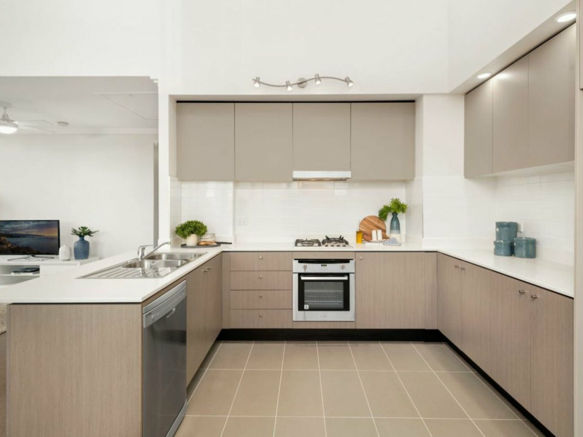 8/15 Parkside Crecent Campbelltown NSW House for Rent LJ Hooker