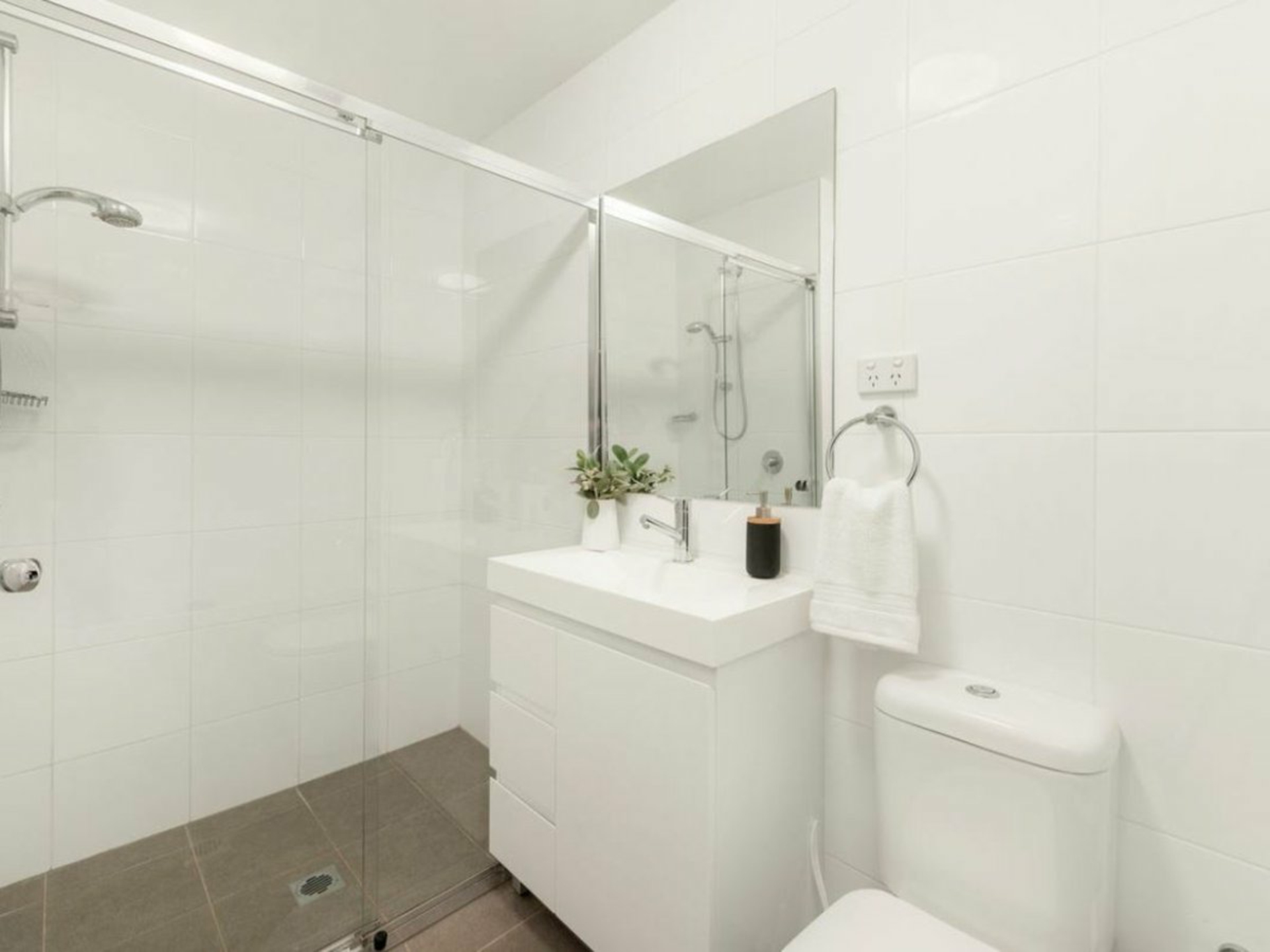 8/15 Parkside Crecent Campbelltown NSW House for Rent LJ Hooker