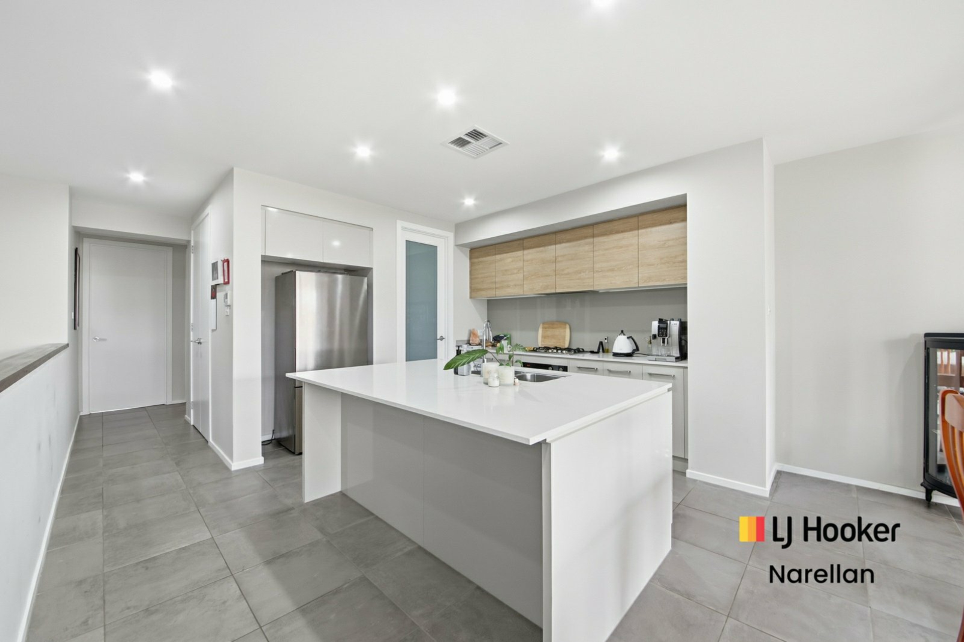 8 Eccles Lane — photo 4 of 11