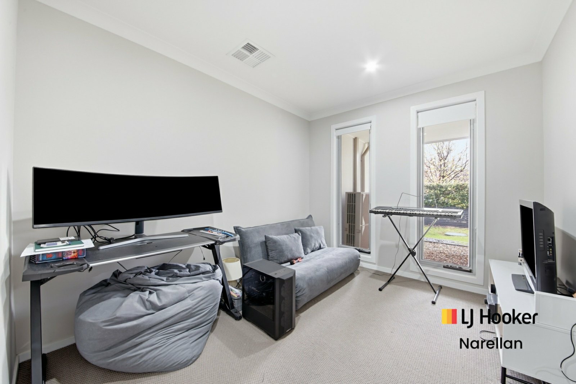 8 Eccles Lane — photo 5 of 11
