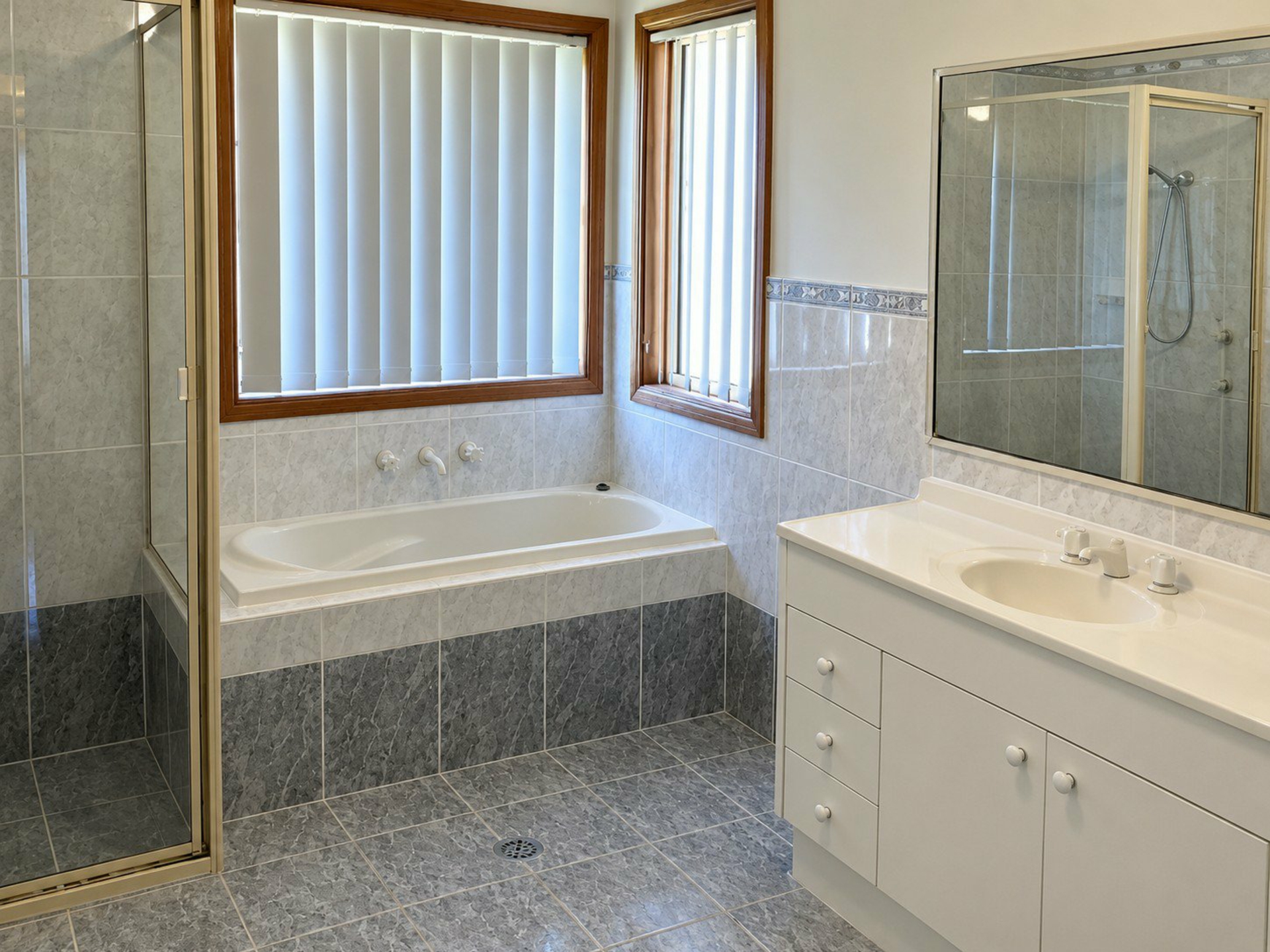 2 Bonney Close — photo 4 of 5