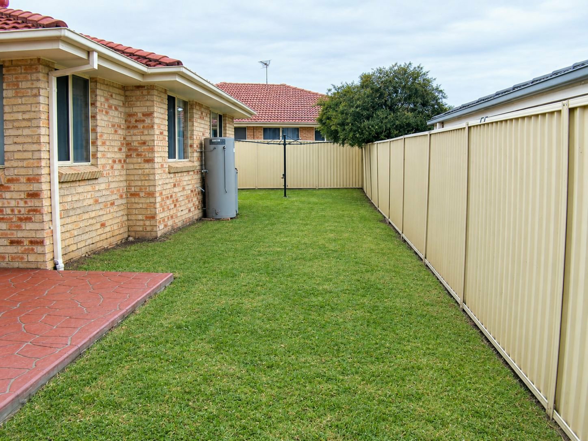 2 Bonney Close — photo 5 of 5