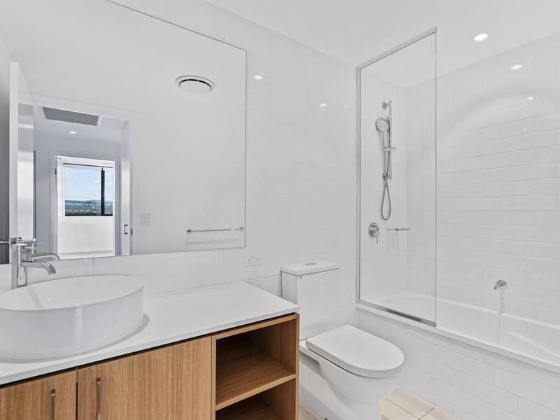 709/112 Palm Meadows Drive, CARRARA