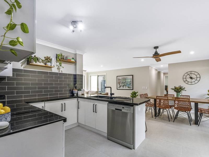 52/2-4 Langport Parade, MUDGEERABA