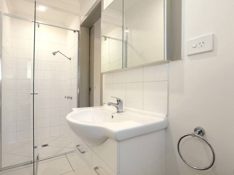 120 Mudgeeraba Rd,, MUDGEERABA