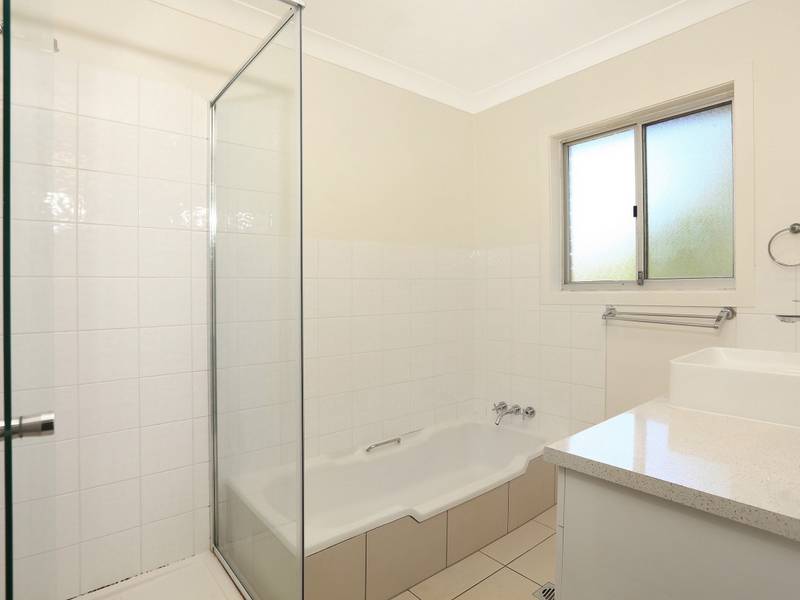 120 Mudgeeraba Rd,, MUDGEERABA