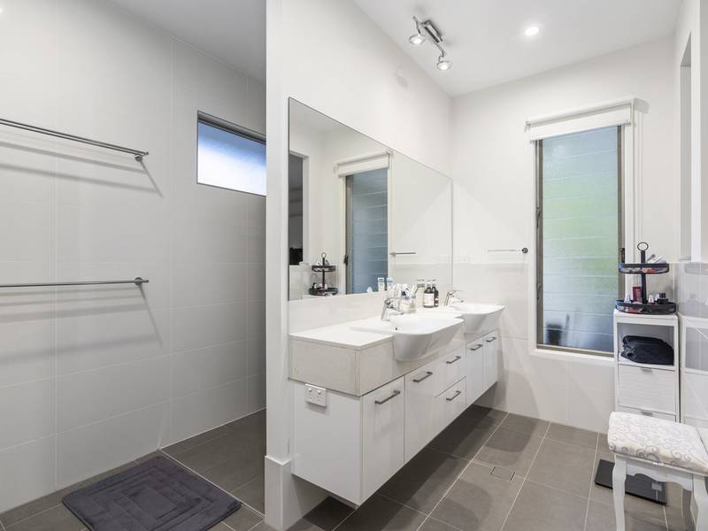 5 Park Court, MUDGEERABA
