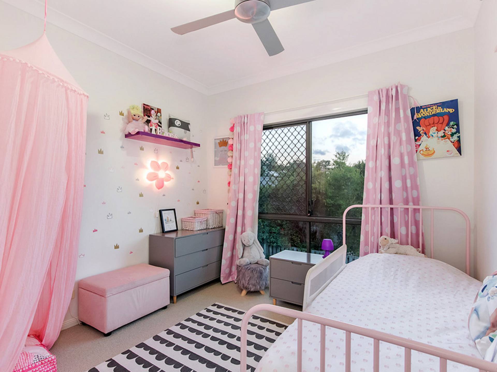8 Parrott Court, GILSTON