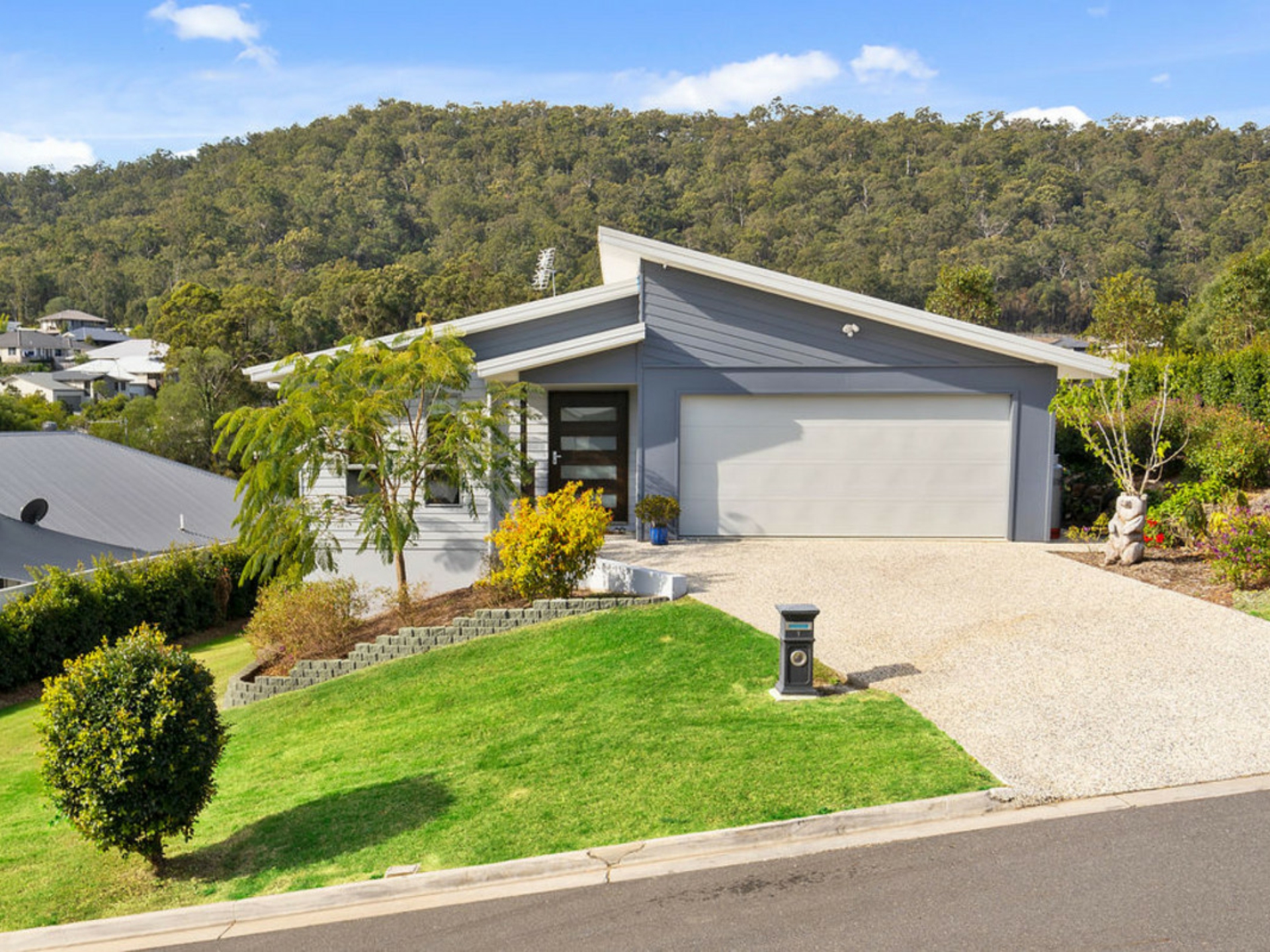 1 Bushlark Court Gilston QLD