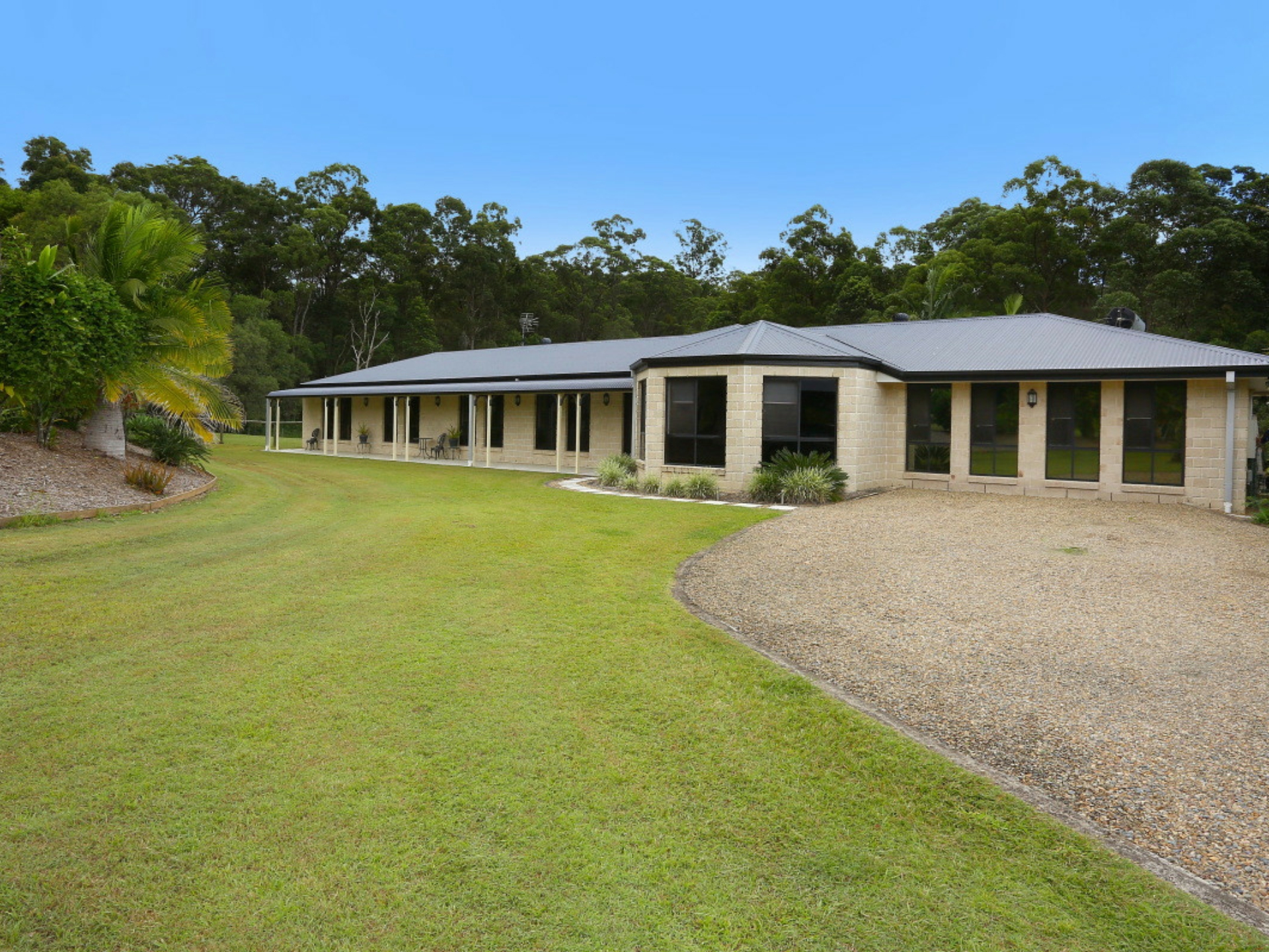 2 Waldorf Place, MAUDSLAND