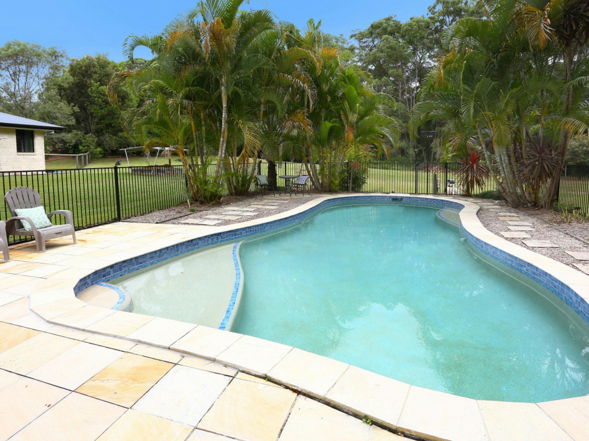 2 Waldorf Place, MAUDSLAND