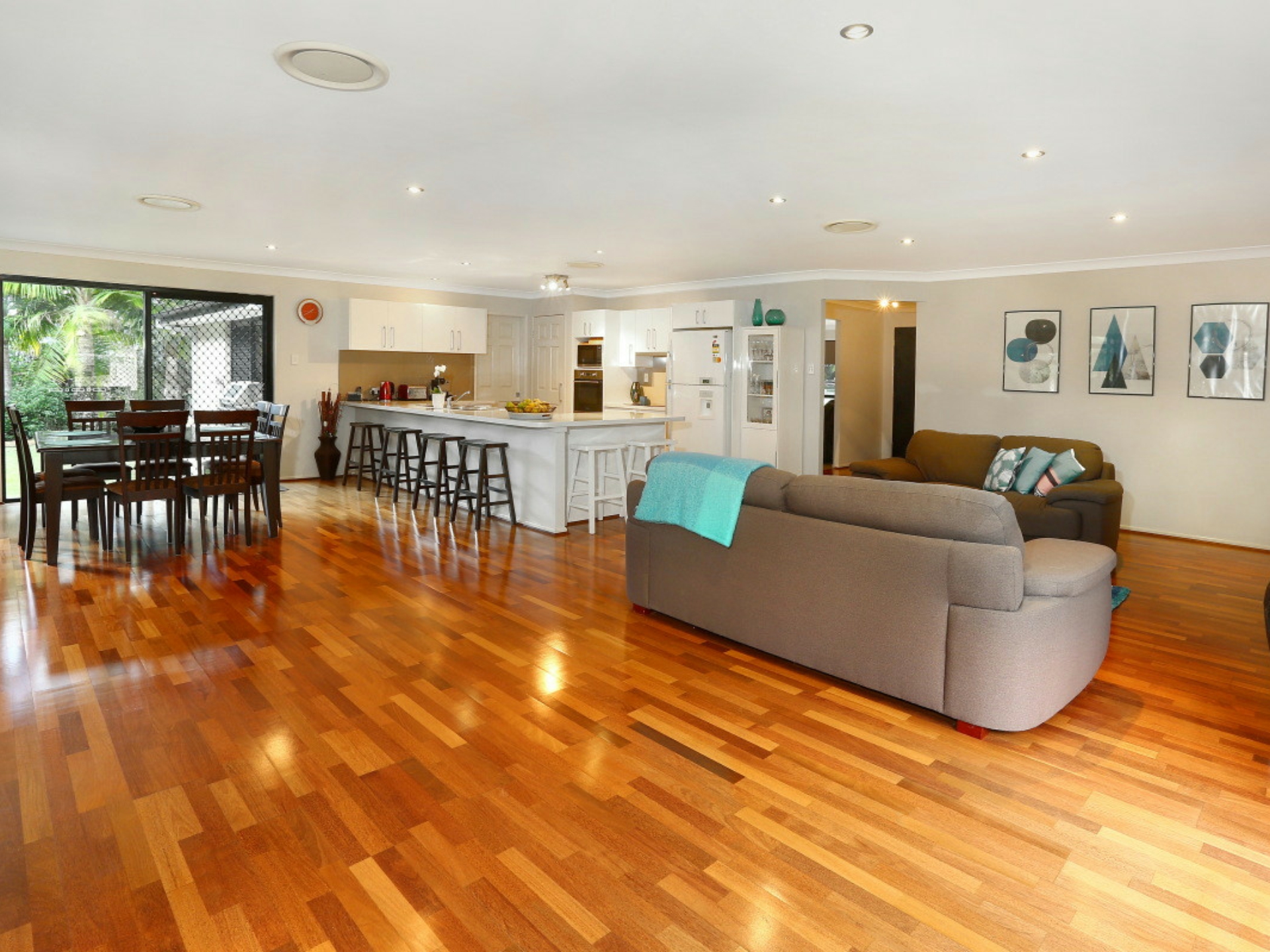 2 Waldorf Place, MAUDSLAND
