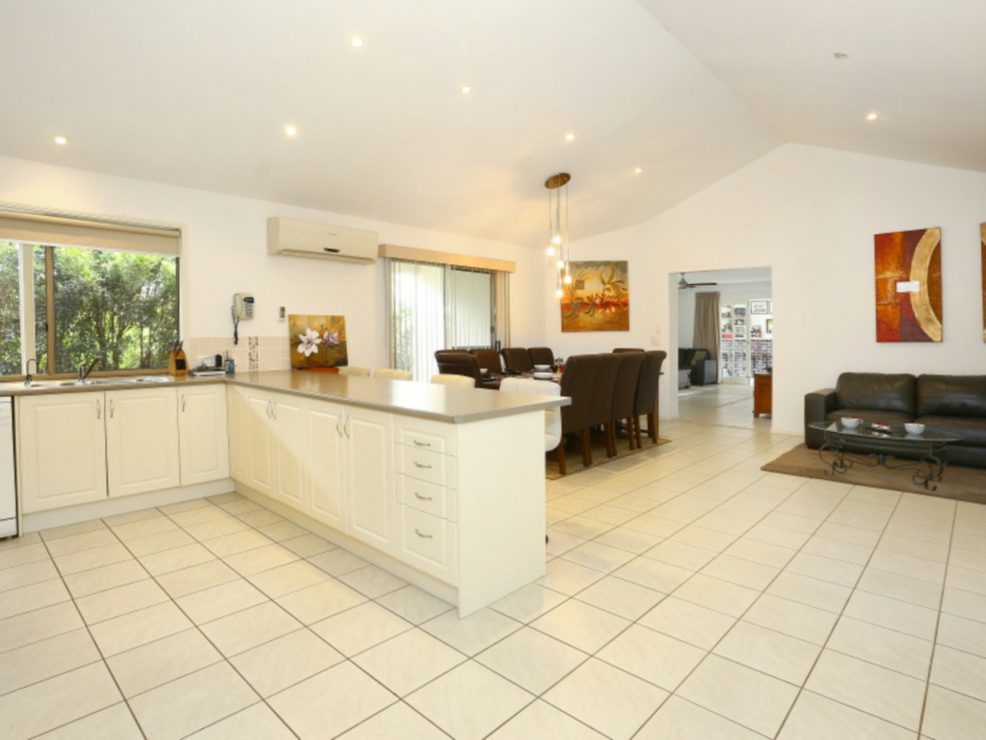 10 Pasture Place, MOUNT NATHAN