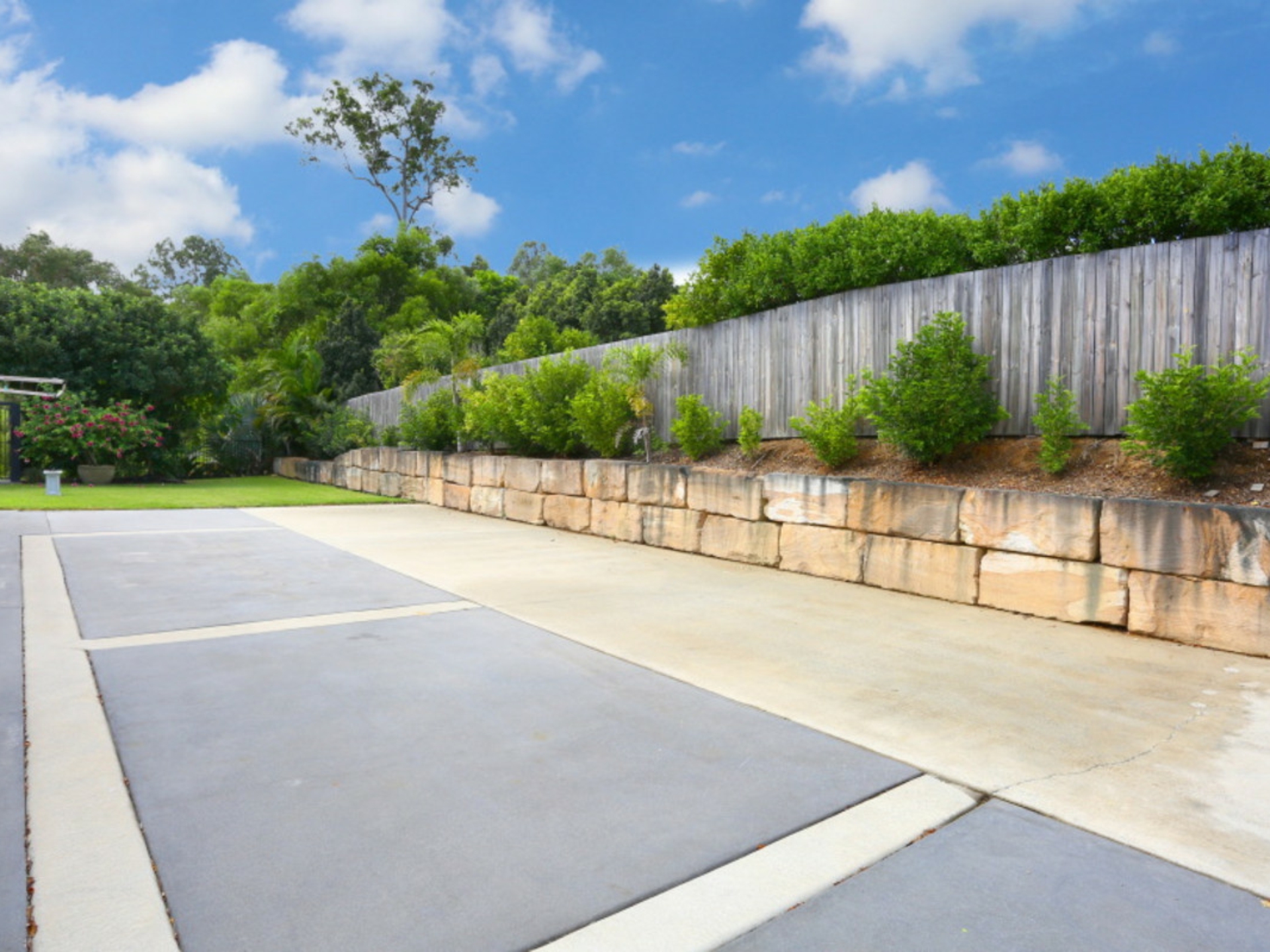 10 Pasture Place, MOUNT NATHAN