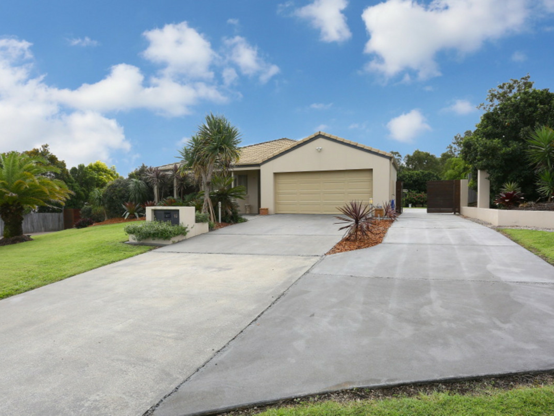 10 Pasture Place, MOUNT NATHAN