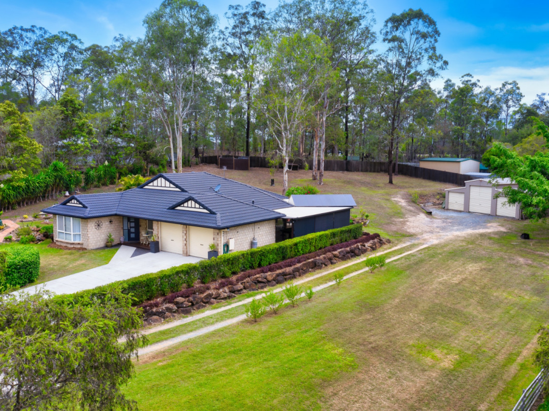 9 Birdlife Court Nerang QLD