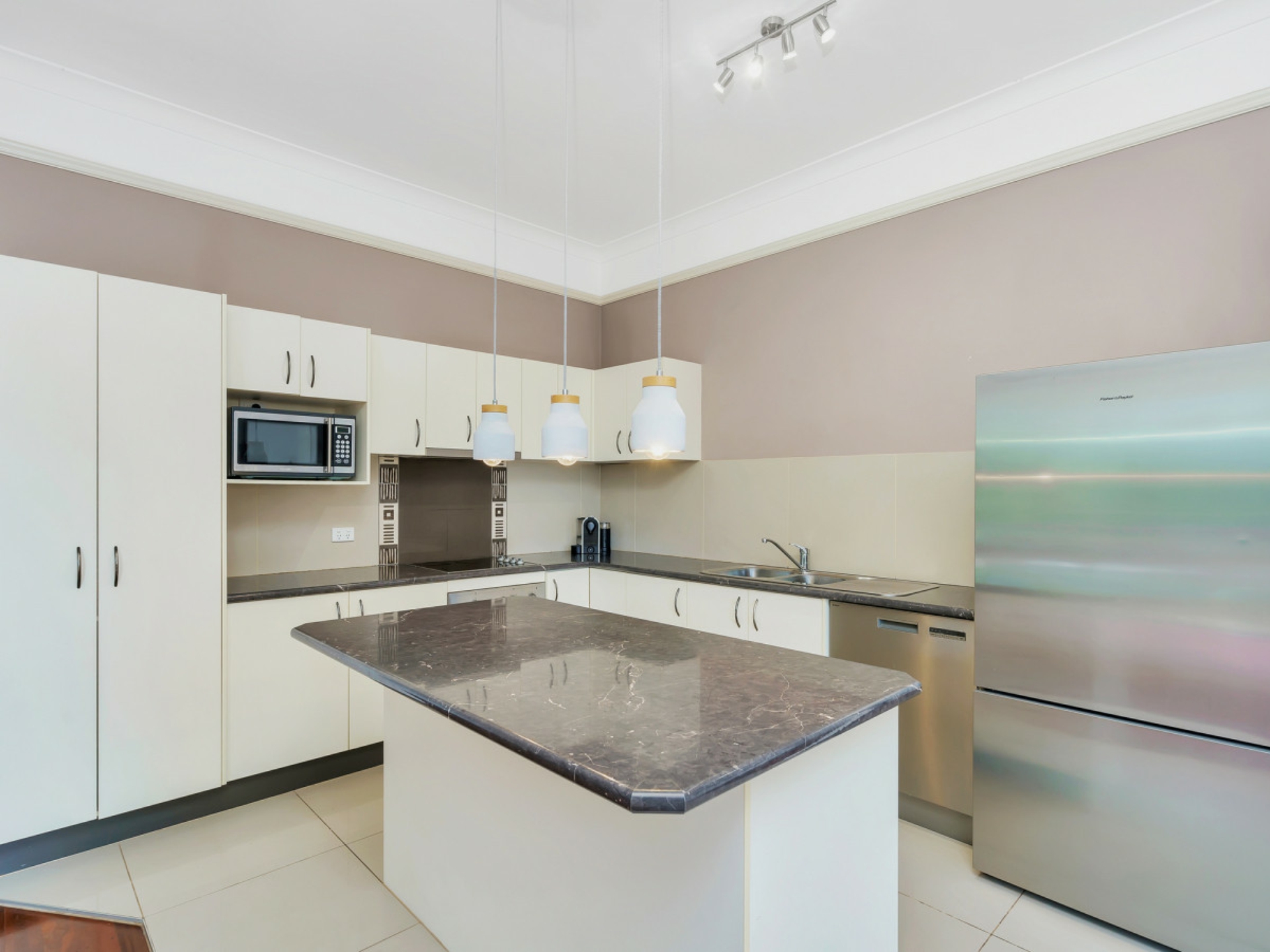 35 Tristania Way, Highland Park