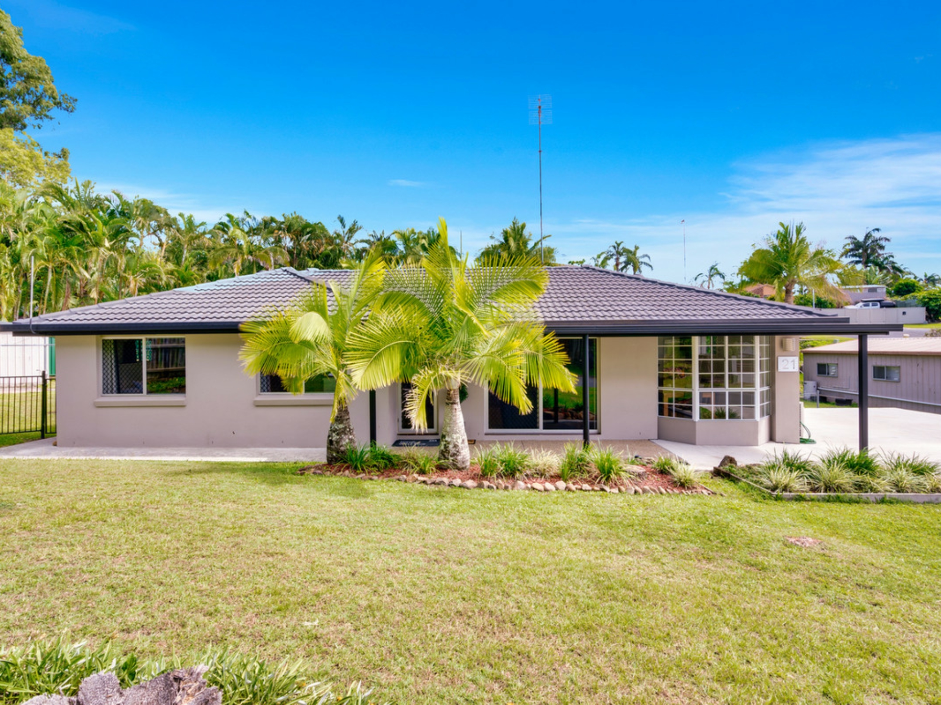 21 Goodman Close, Highland Park