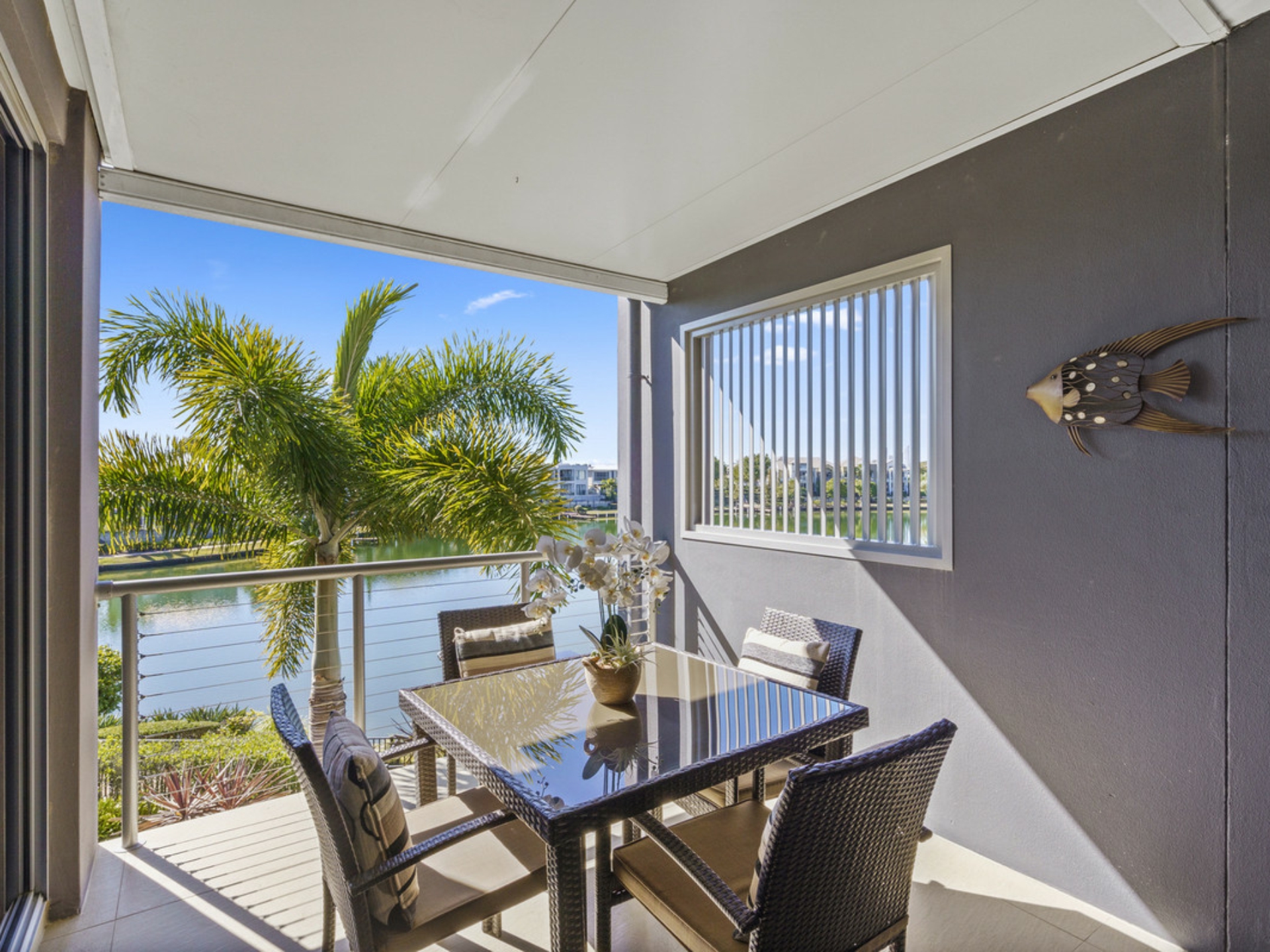 2/5021 Emerald Island Drive, CARRARA