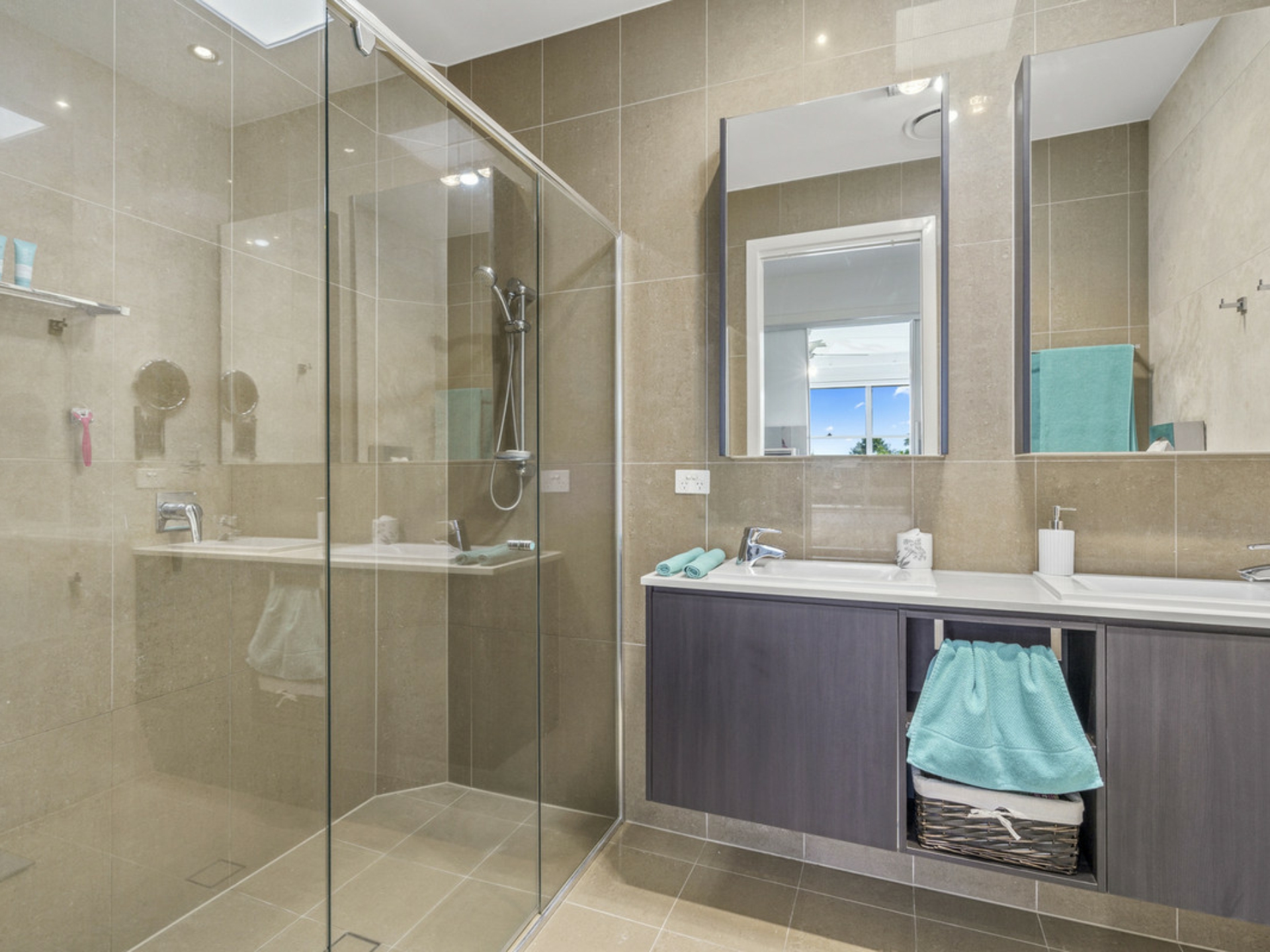 2/5021 Emerald Island Drive, CARRARA