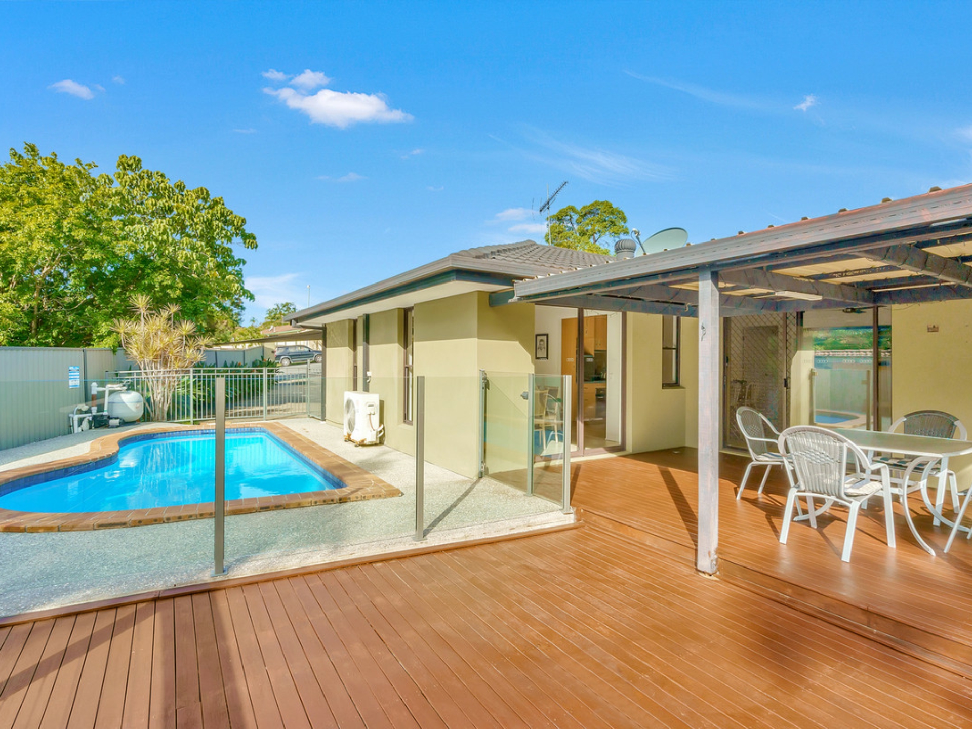 4 Eamonn Court Highland Park QLD