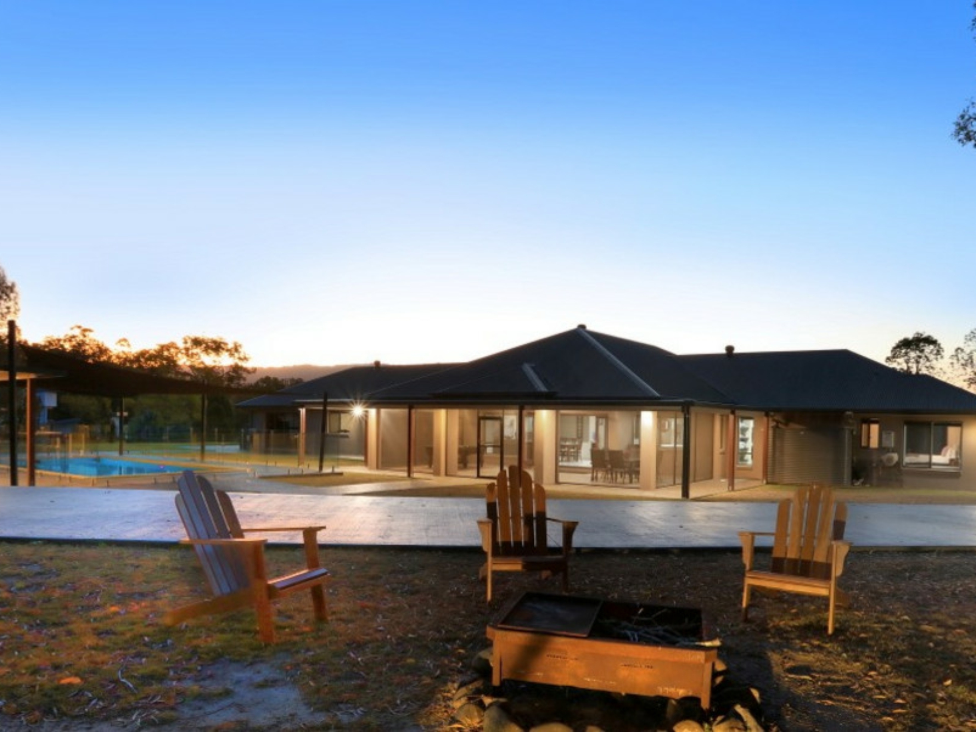 41 Lagoon Park Drive, MAUDSLAND