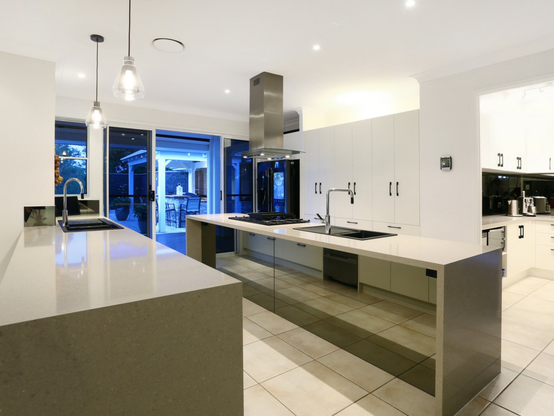 29 Lagoon Park Drive, MAUDSLAND