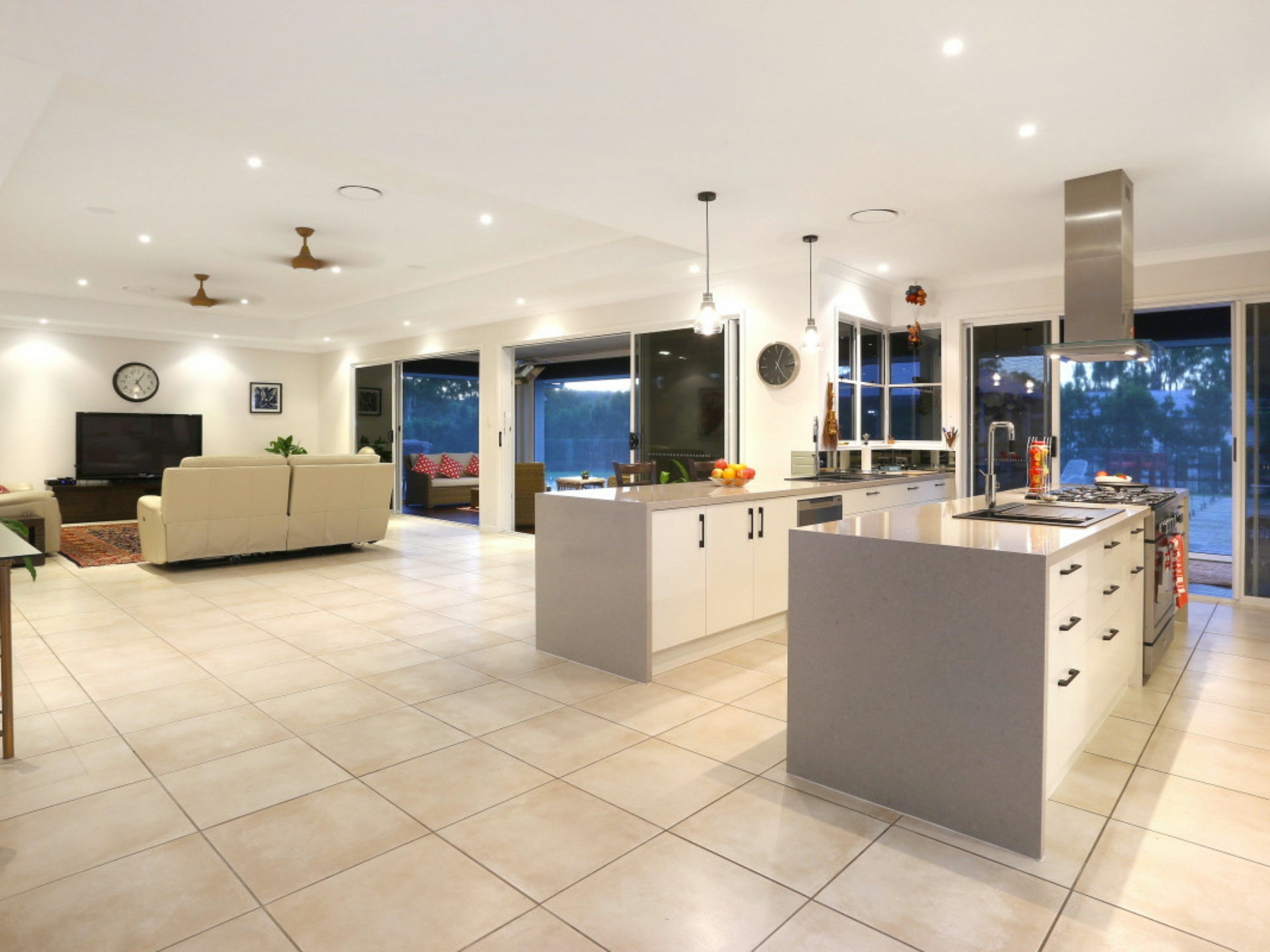 29 Lagoon Park Drive, MAUDSLAND
