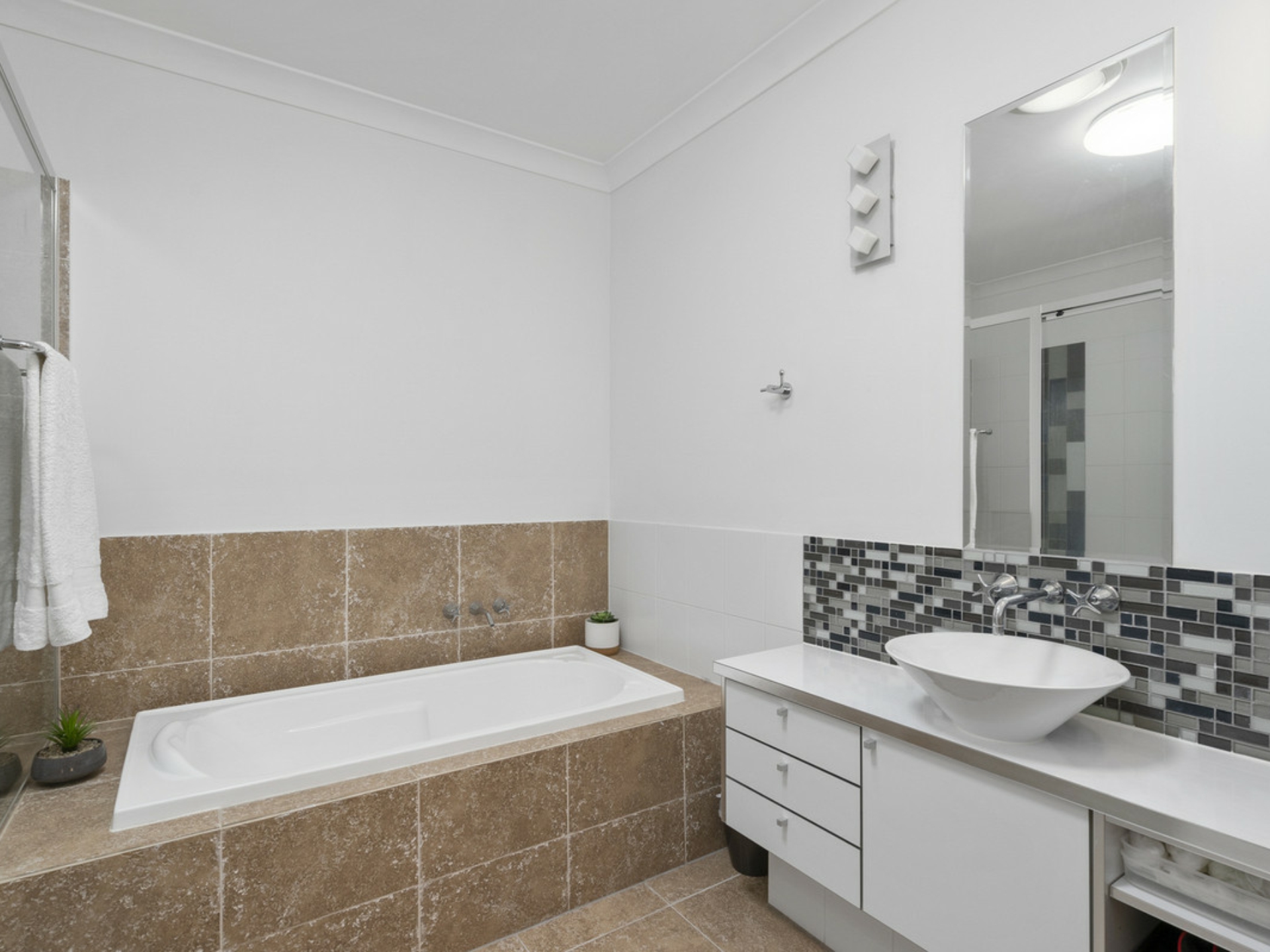 3308 Central Place, CARRARA