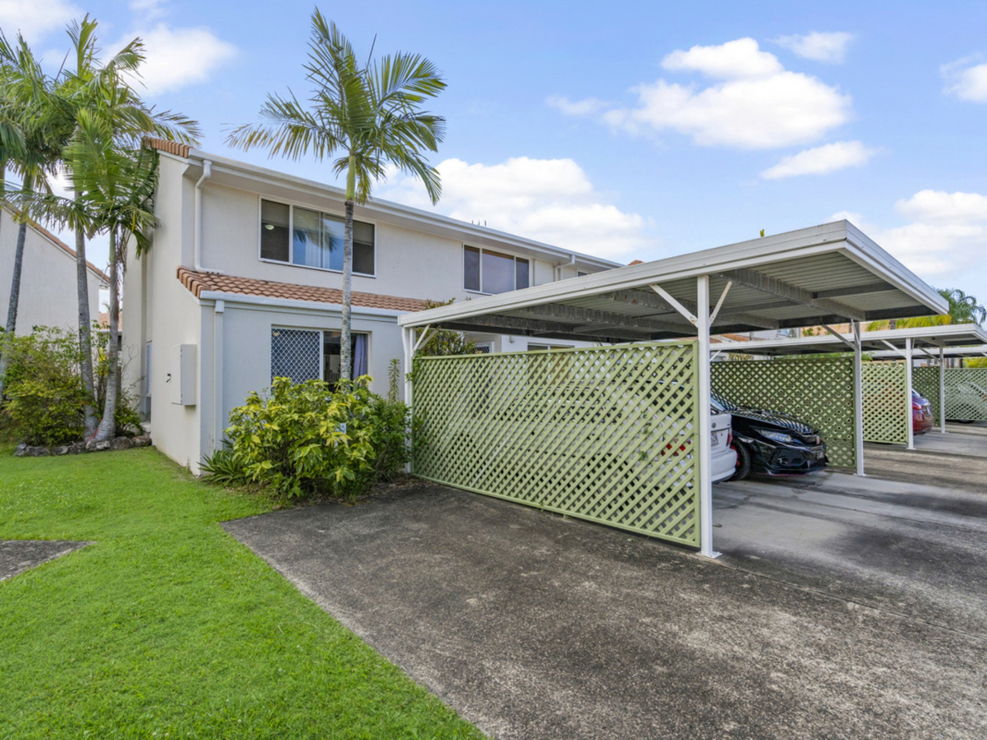 13/125 Pappas Way Carrara QLD