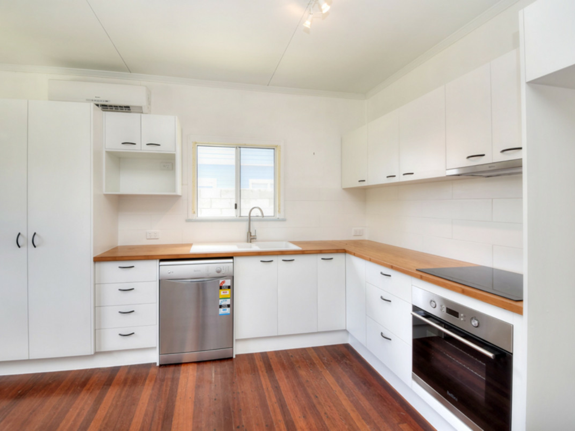 60 Seagull Avenue, MERMAID BEACH