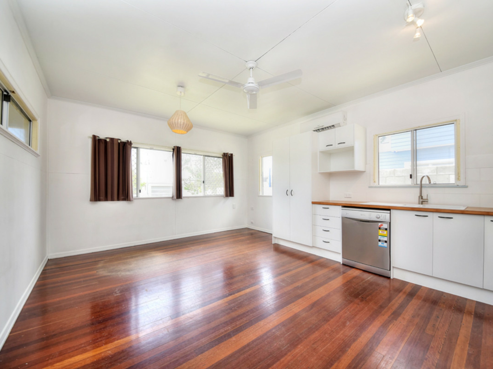 60 Seagull Avenue, MERMAID BEACH