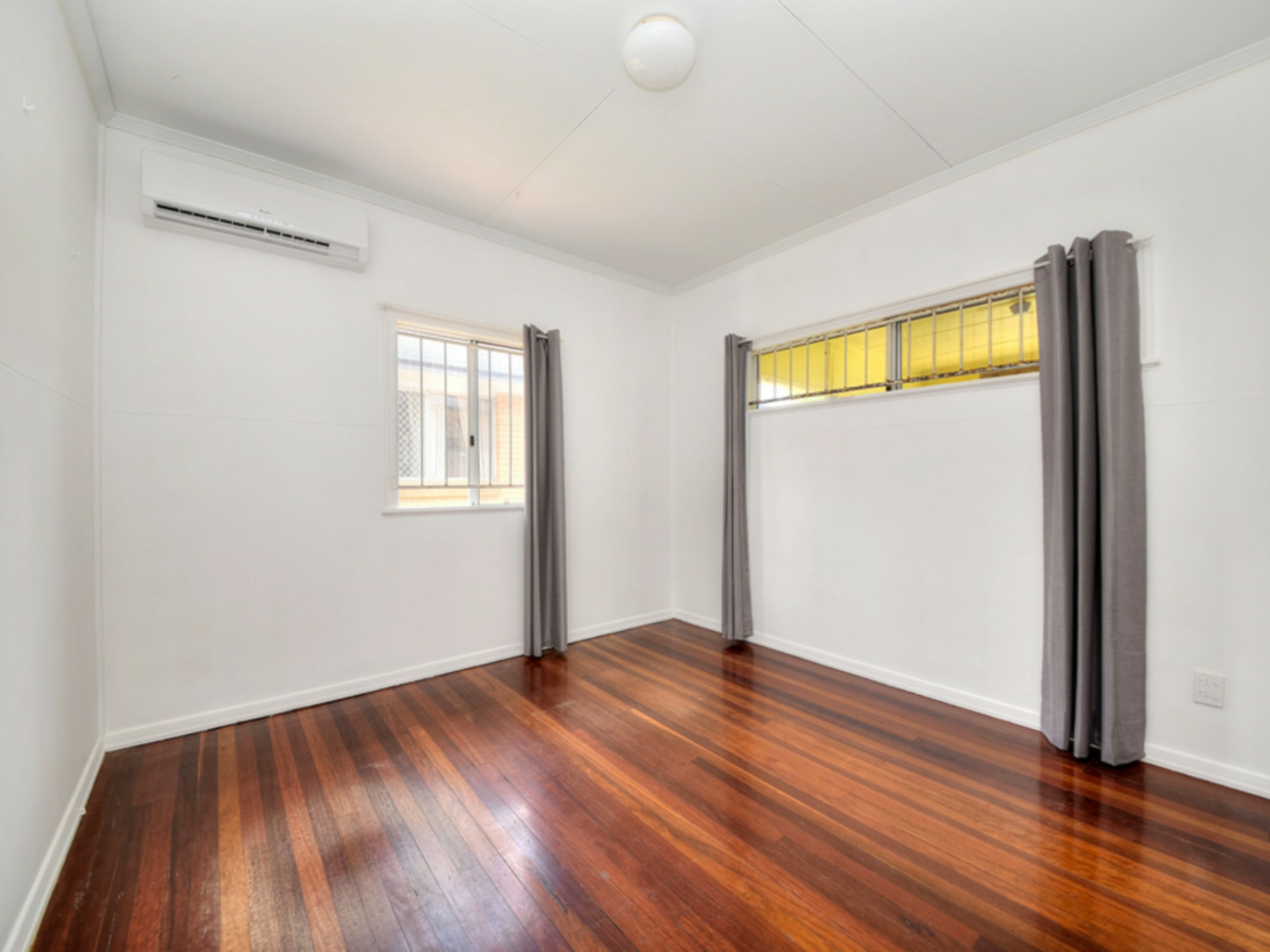 60 Seagull Avenue, MERMAID BEACH