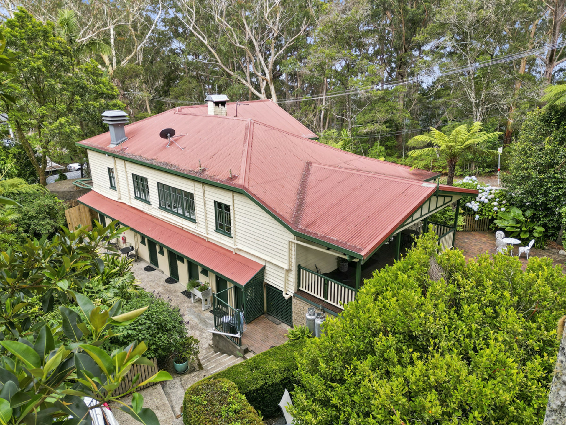 8 Canyon Parade, SPRINGBROOK