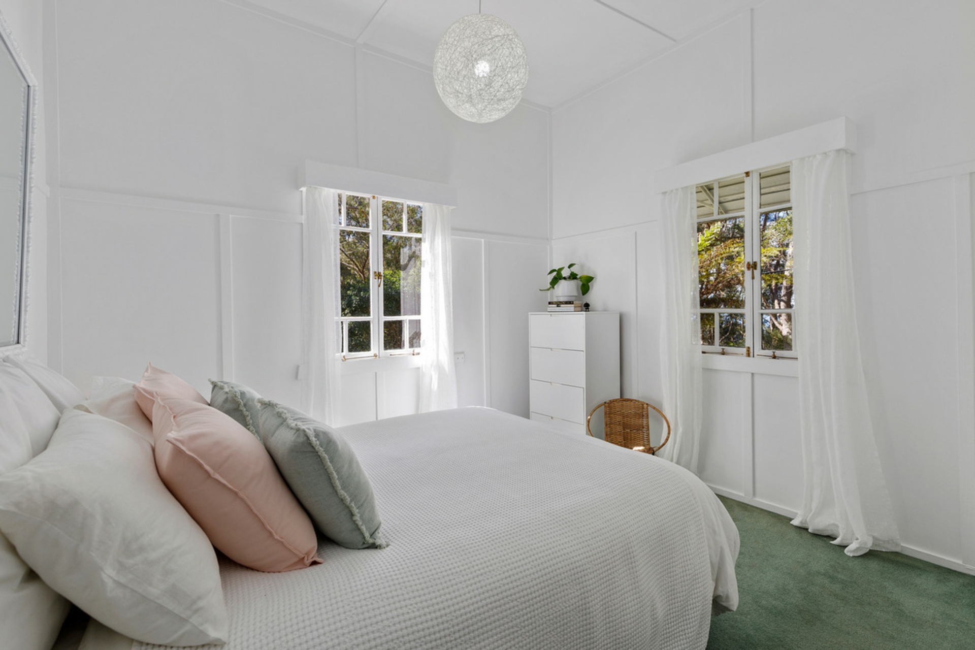 8 Canyon Parade, SPRINGBROOK