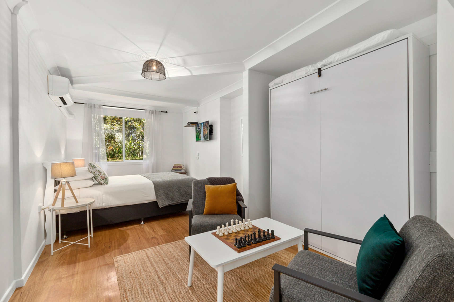 8 Canyon Parade, SPRINGBROOK