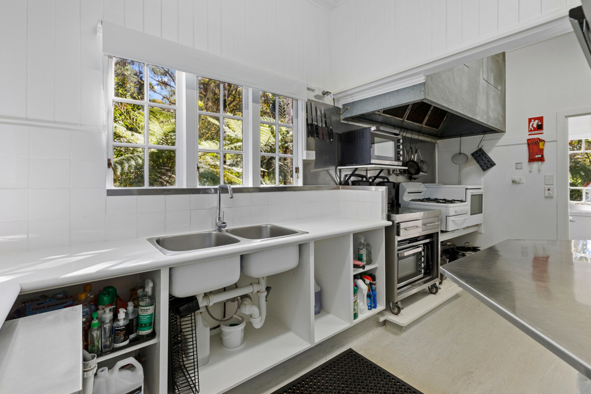 8 Canyon Parade, SPRINGBROOK